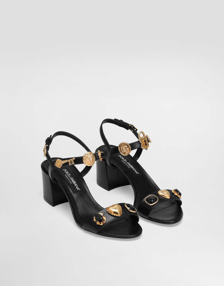 宝石与刺绣凉鞋