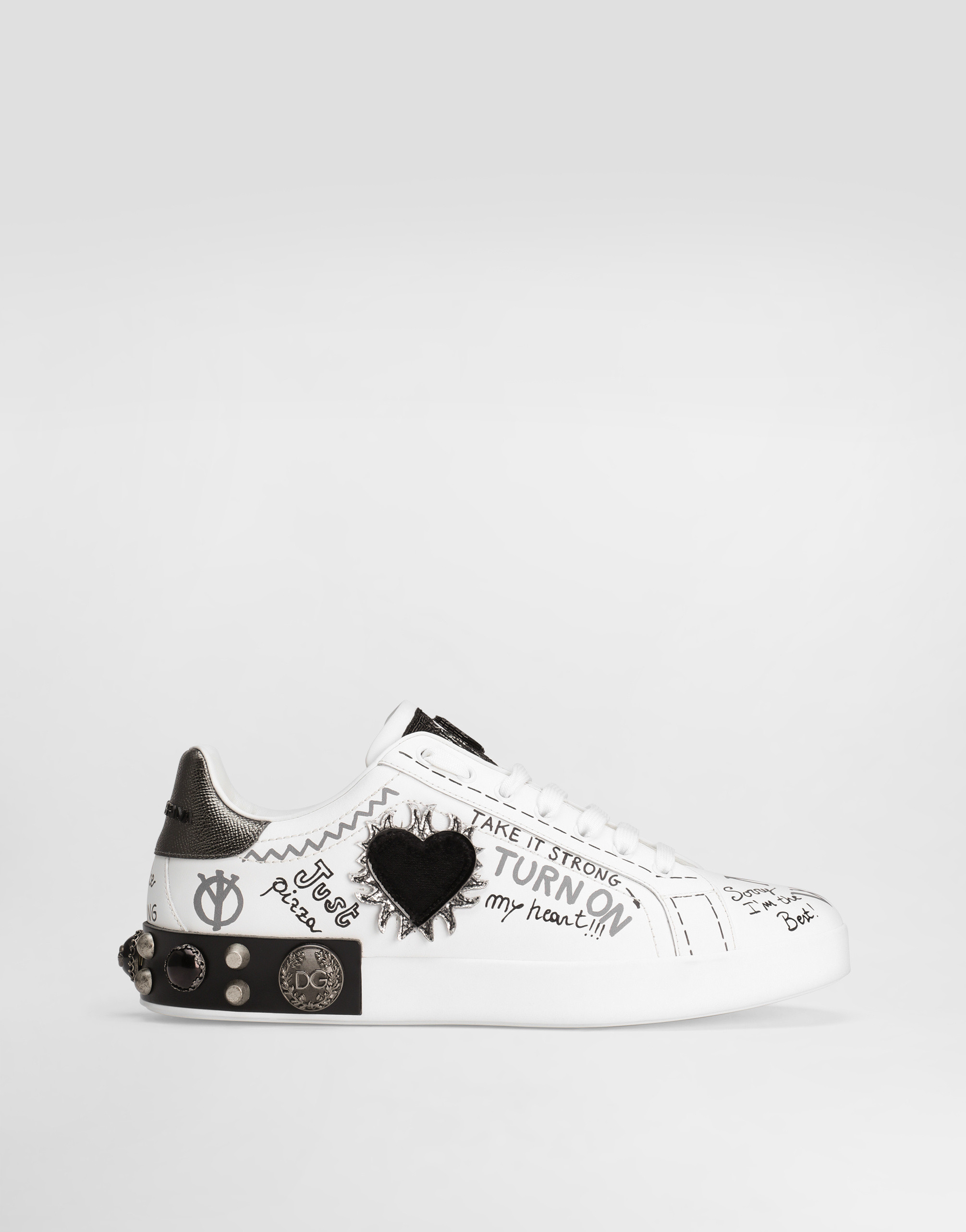 https://asset.dolcegabbana.com.cn/dg-prod-pim/1752677812-322-CS1759AH029-SCRITTE%2BNERO%2BF.BCO-1.png