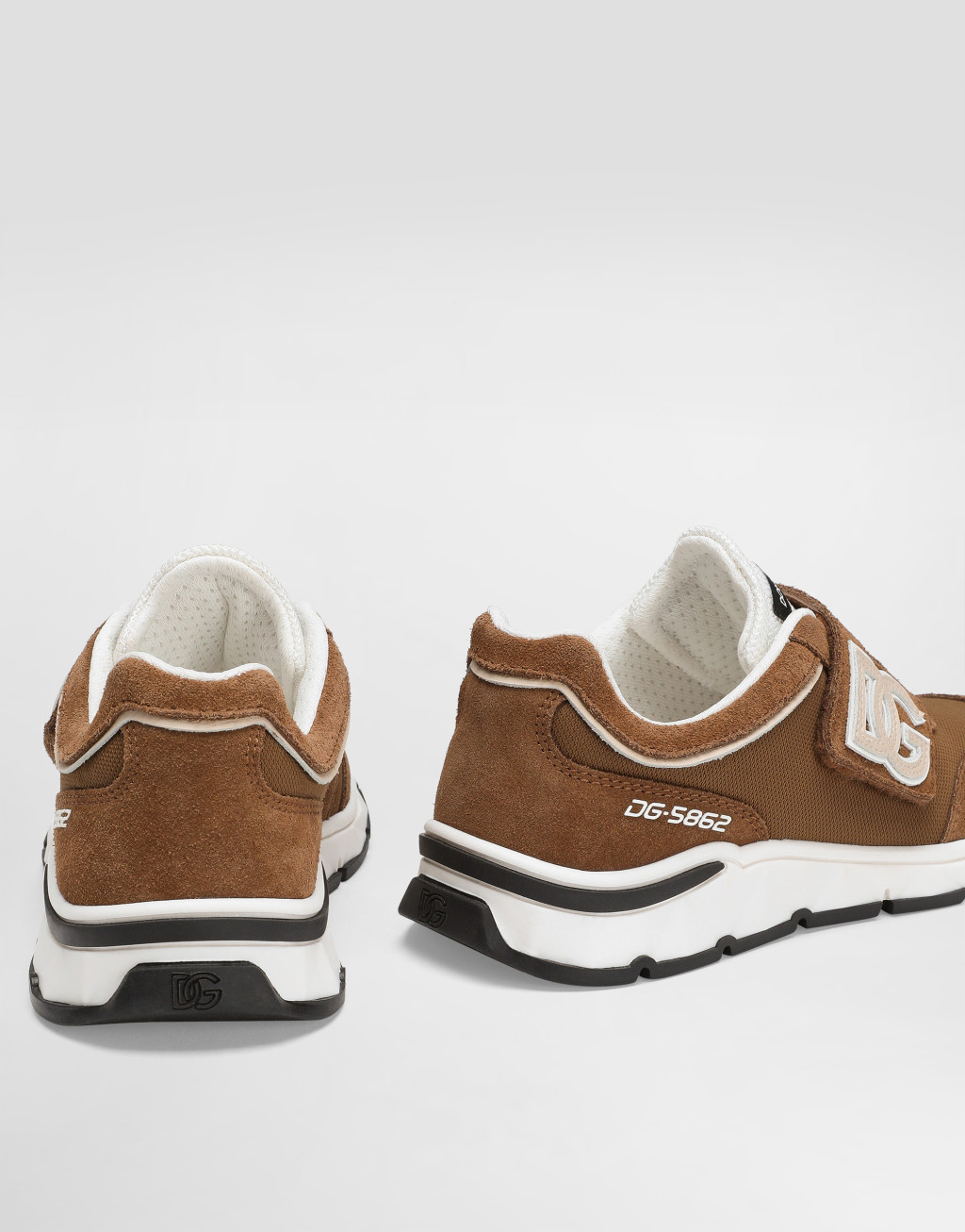 翻绒皮与网布 DG Running 运动鞋4