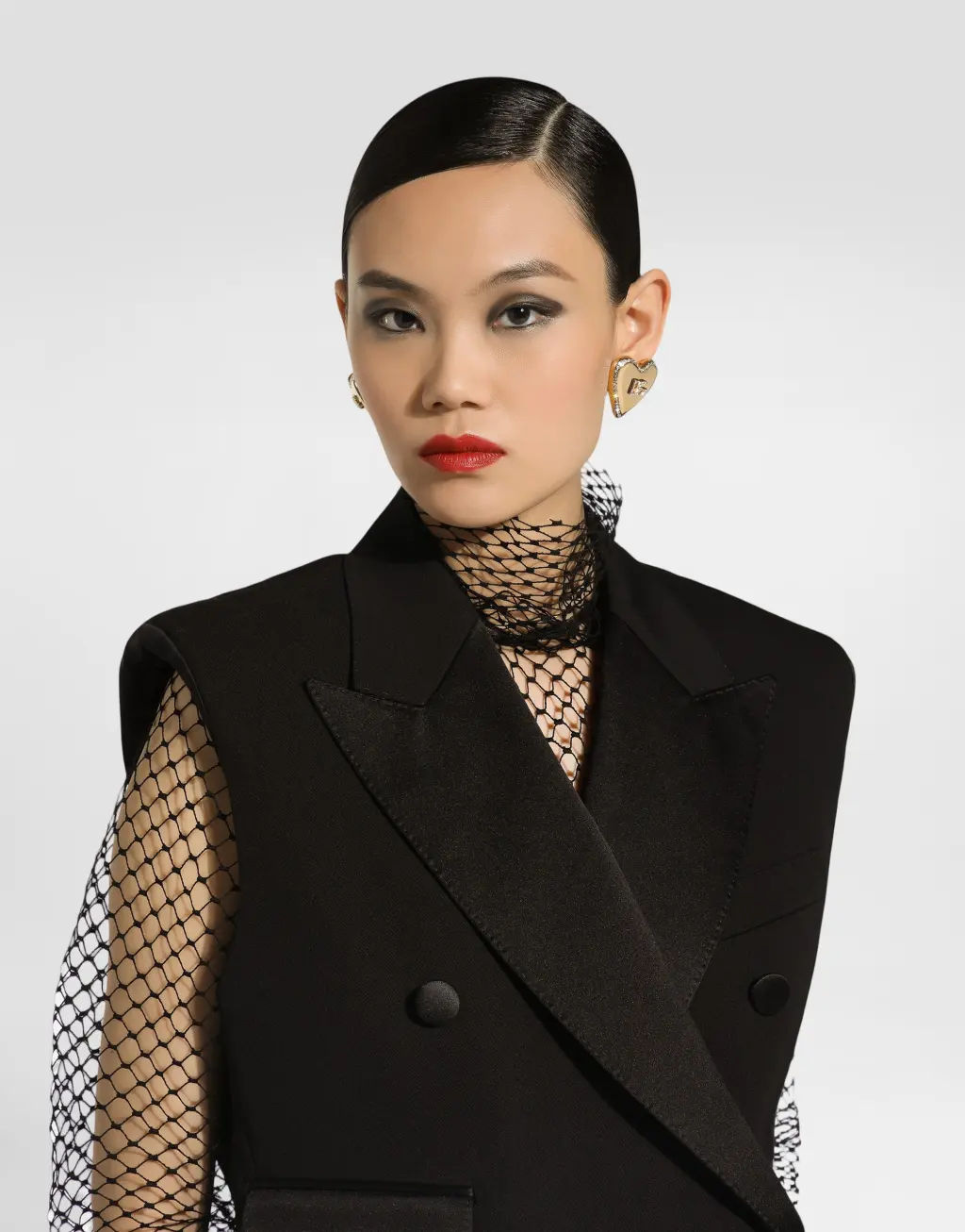 DG 徽标爱心夹扣式耳环