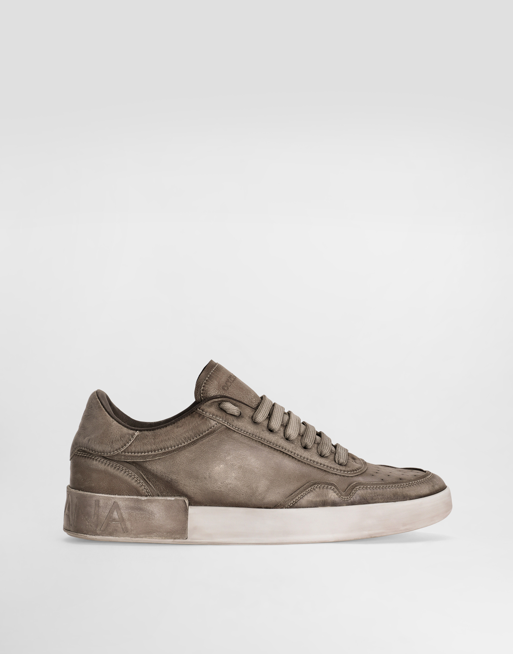 https://asset.dolcegabbana.com.cn/dg-prod-pim/1757067680-322-CS2378AW467-1-IRON-1.png
