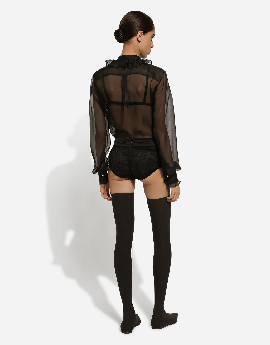 荷叶边胸饰欧根纱衬衫3