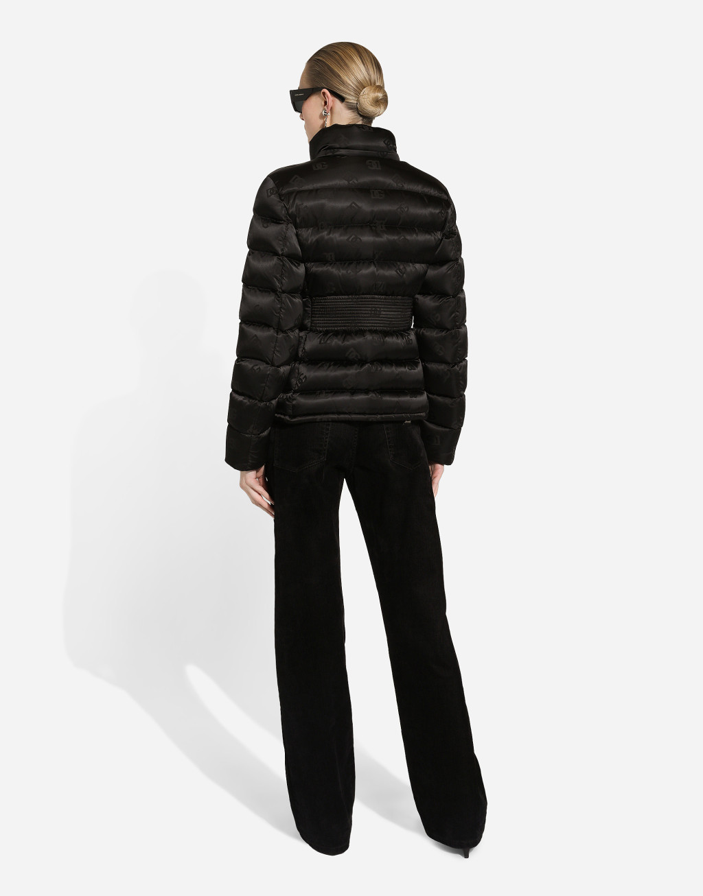 整体 DG 徽标提花缎布衬垫羽绒服3