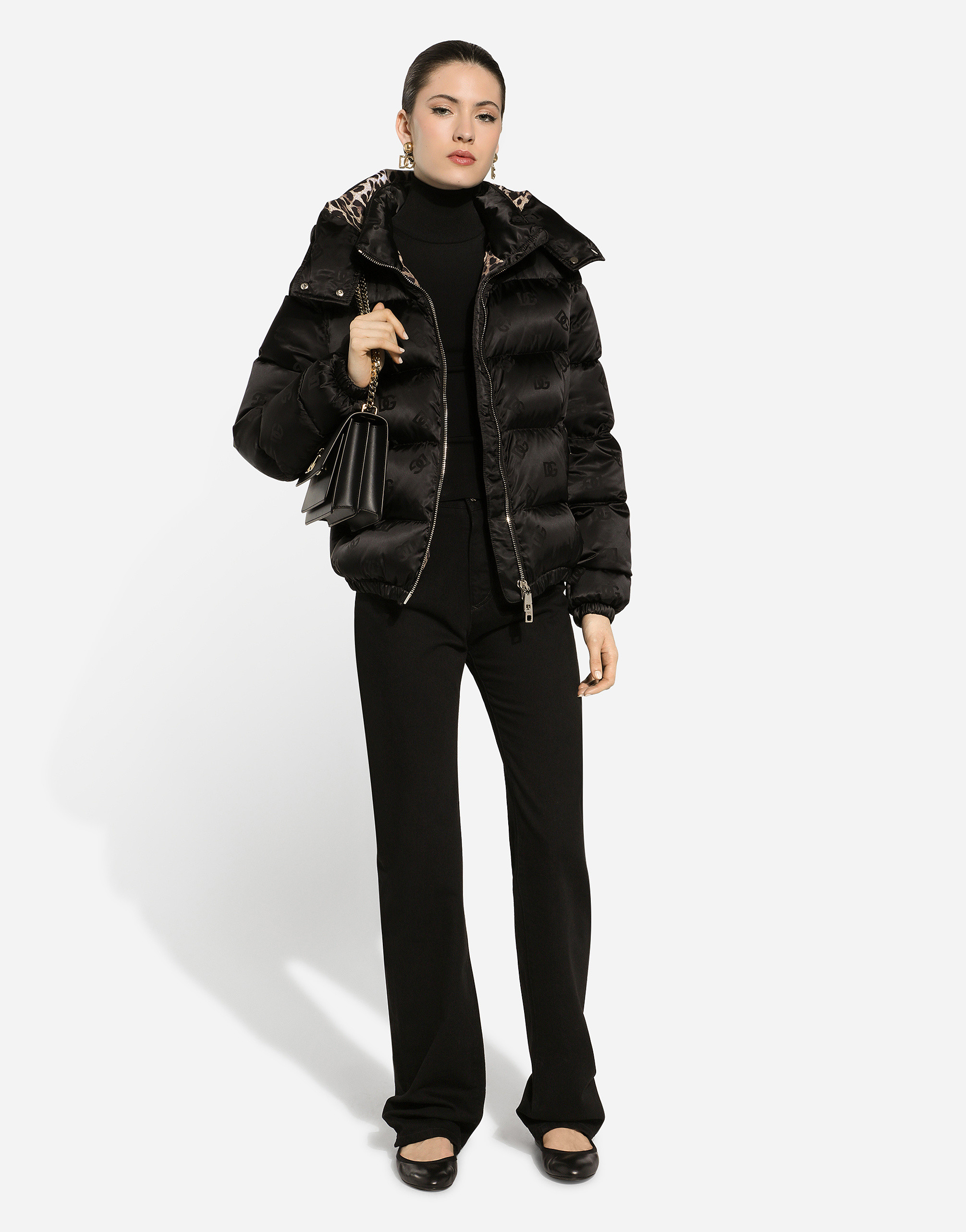 https://asset.dolcegabbana.com.cn/dg-prod-pim/1761296464-322-F9P48TGDCL4-BLACK-2.png