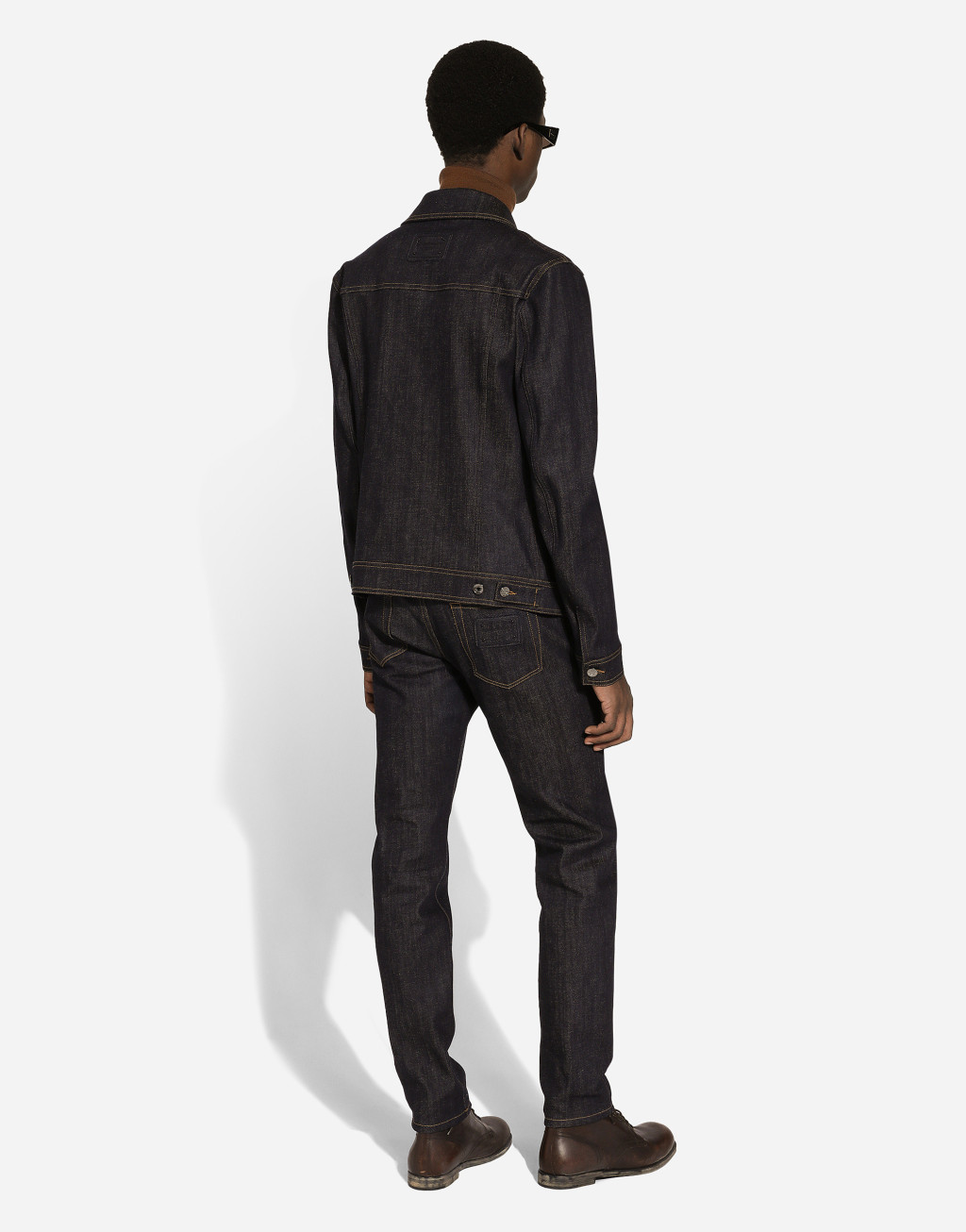 修身款弹力丹宁牛仔裤3