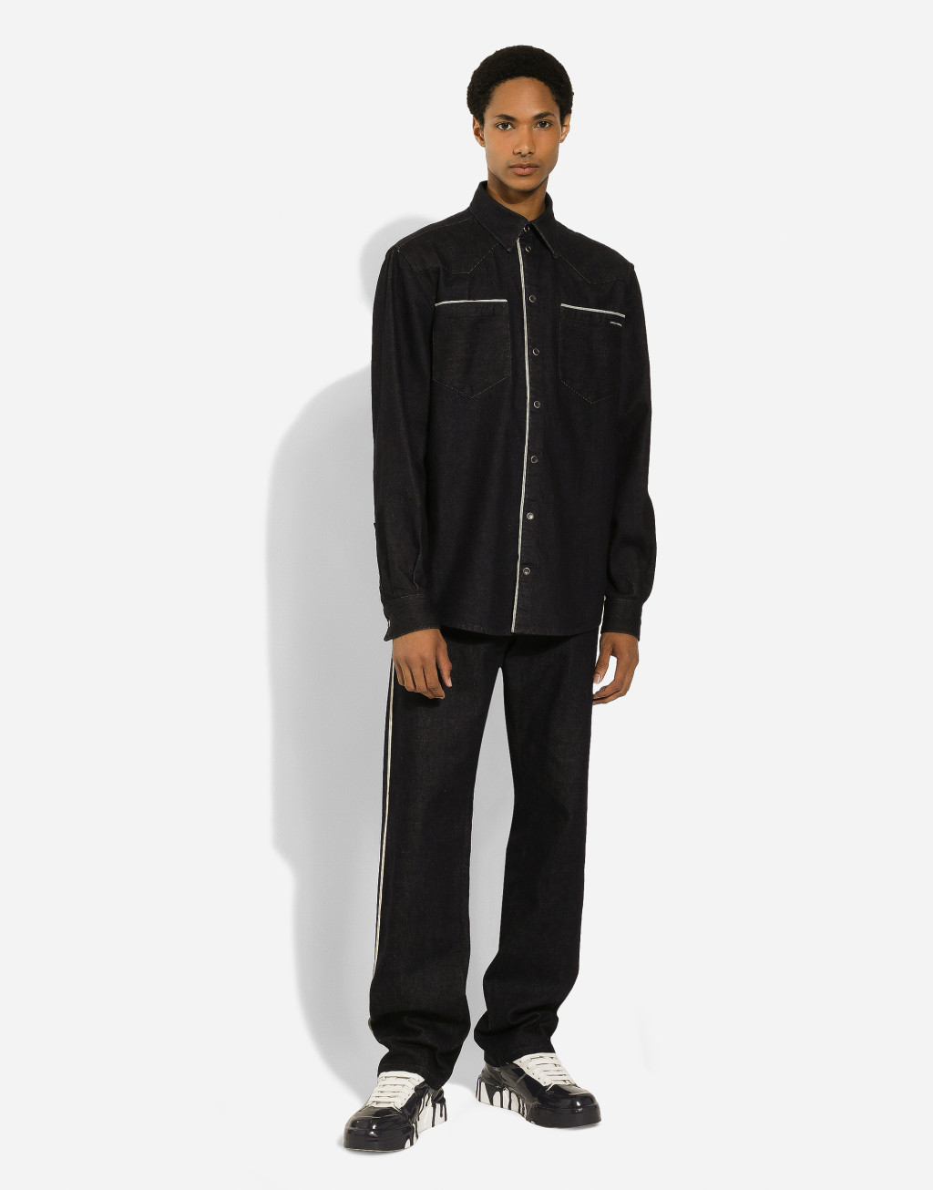 蓝色缉缝丹宁牛仔裤2