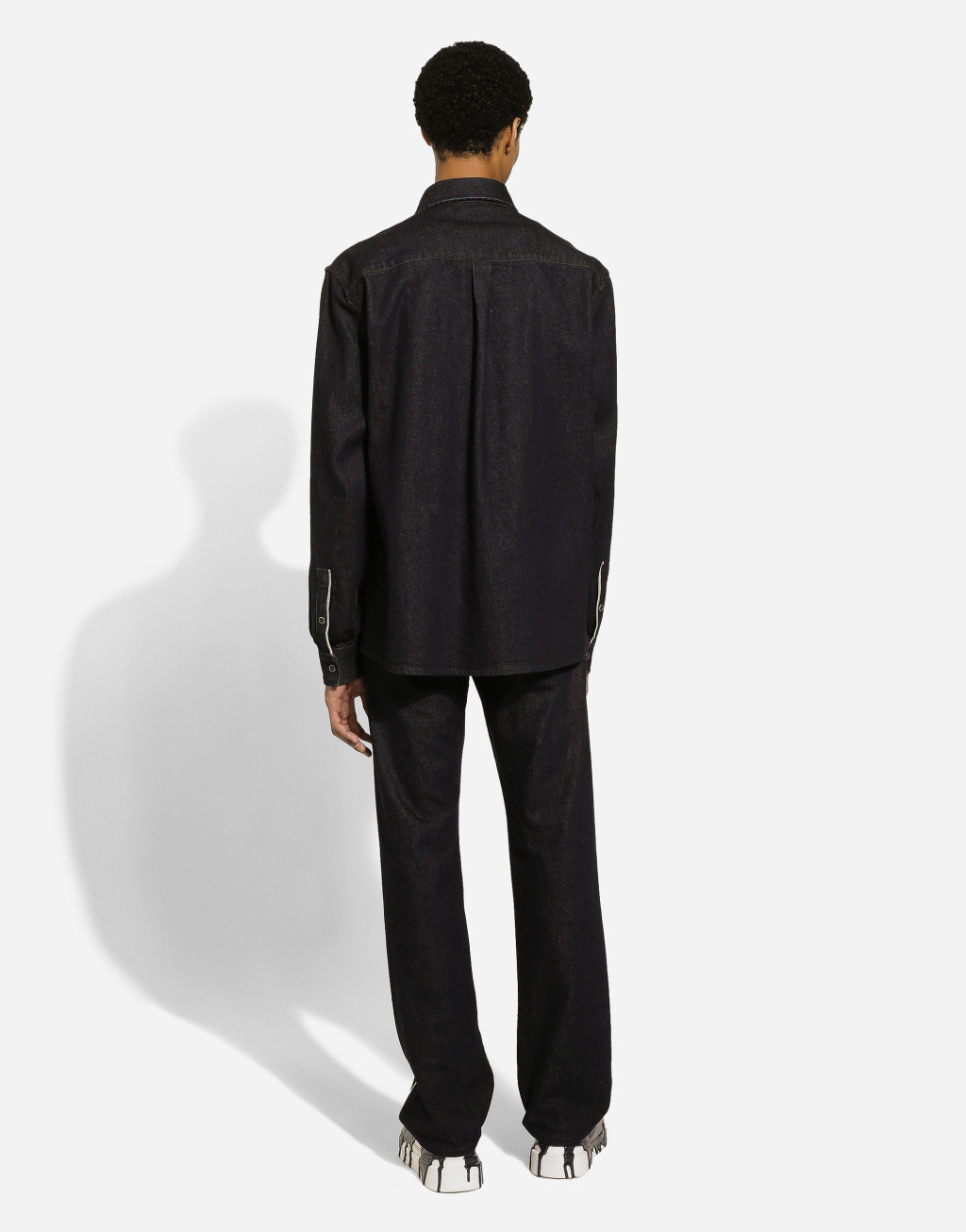 蓝色缉缝丹宁牛仔裤3