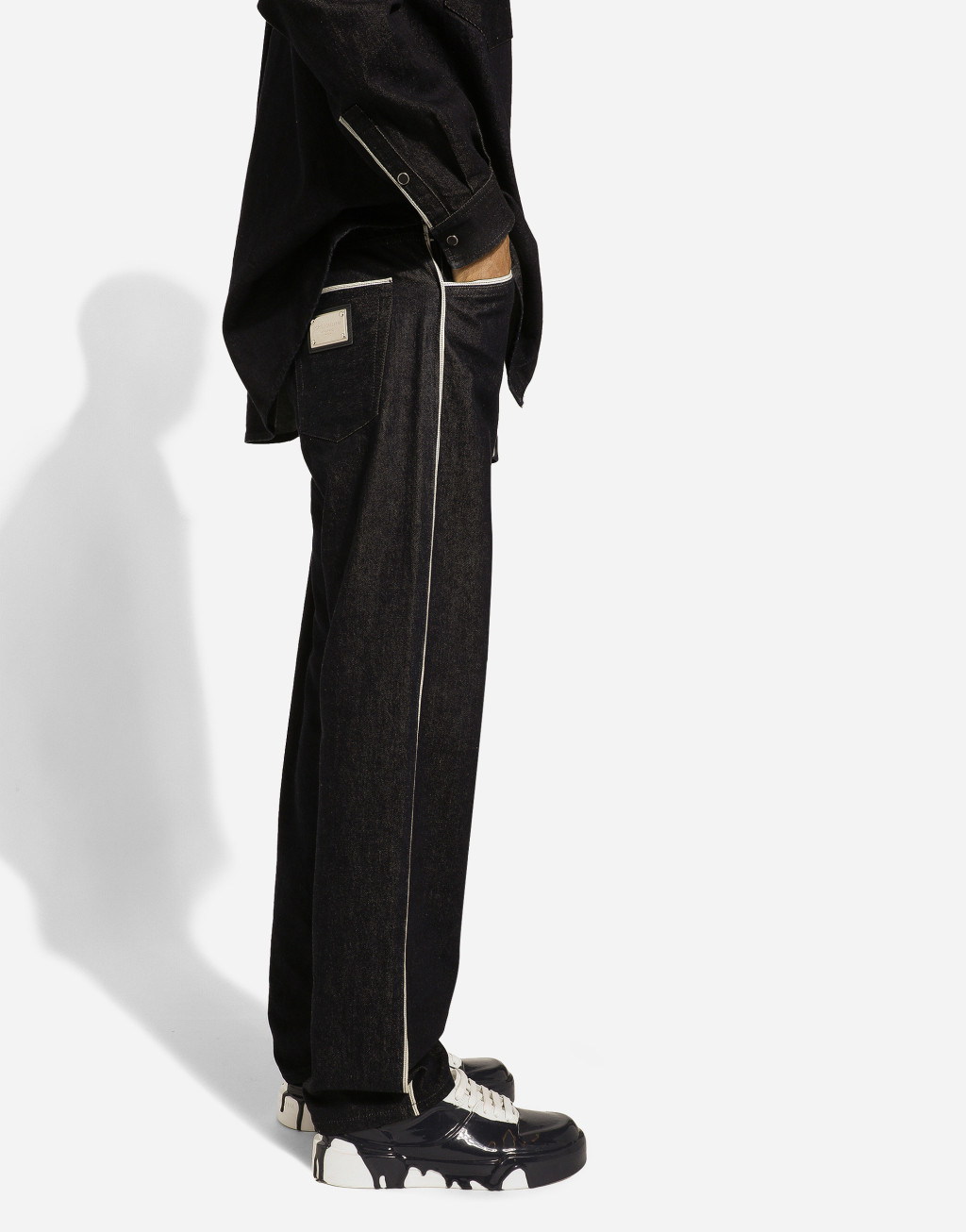 蓝色缉缝丹宁牛仔裤4