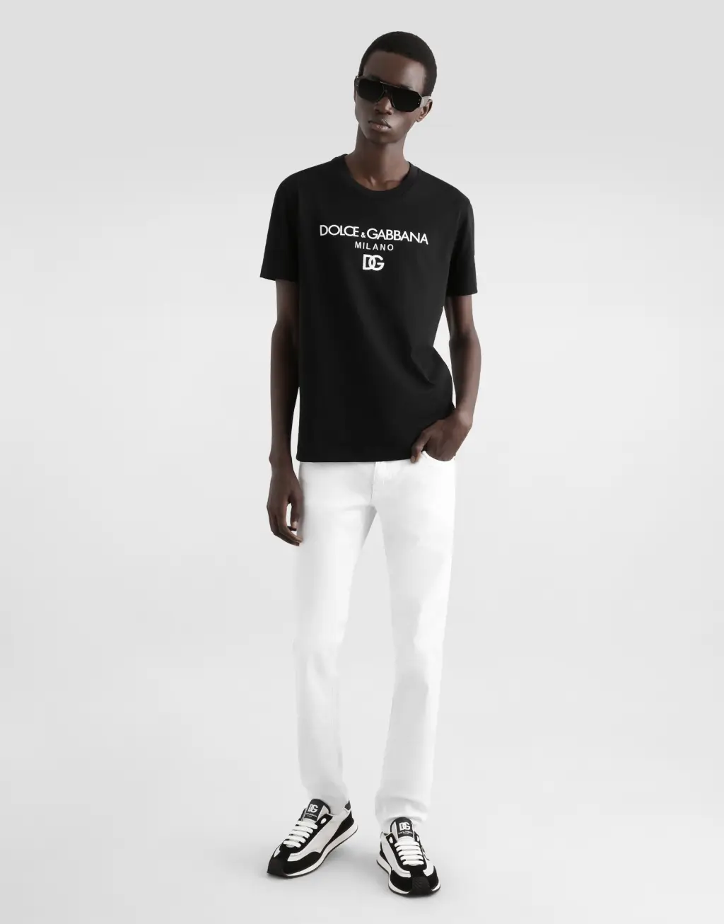 修身款白色弹力牛仔裤