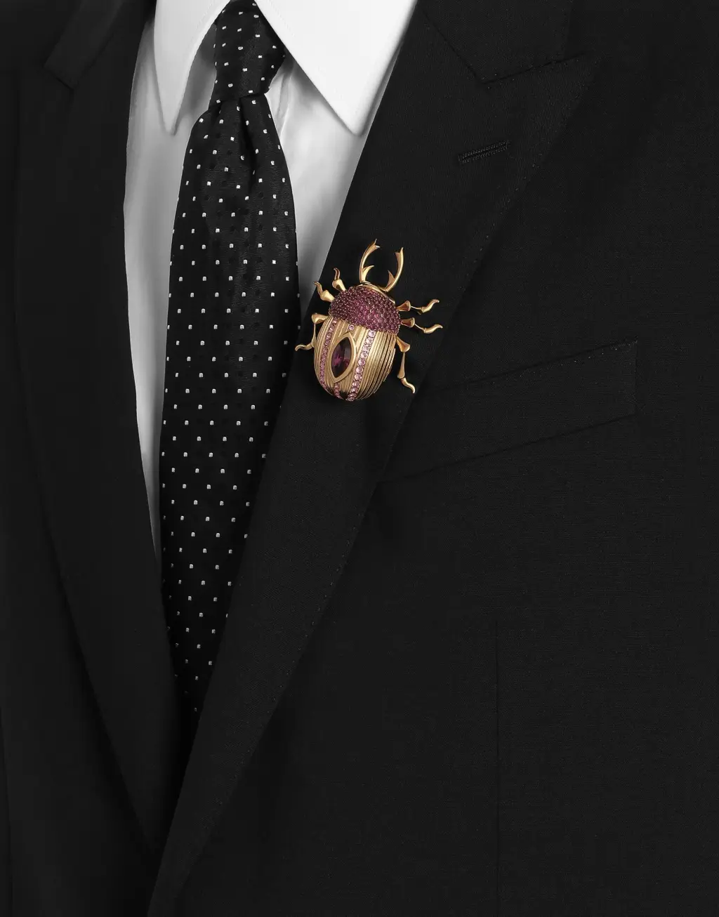 甲虫形状的带水钻胸针