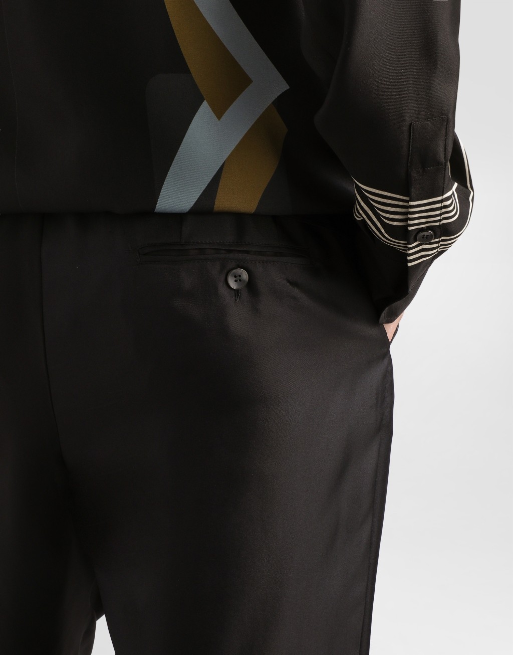 几何印花斜纹慢跑裤5