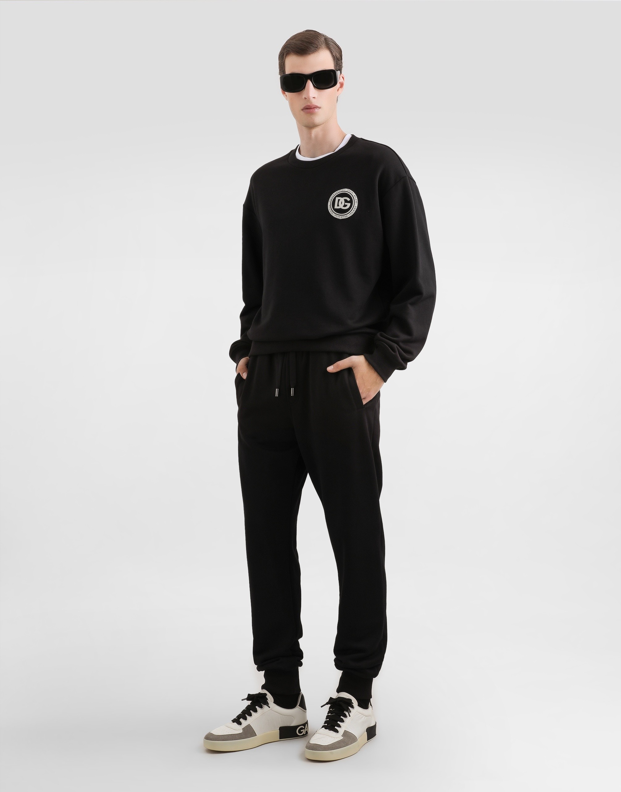 https://asset.dolcegabbana.com.cn/dg-prod-pim/1764733289-322-GVS2HZG7PZG-BLACK-2.png