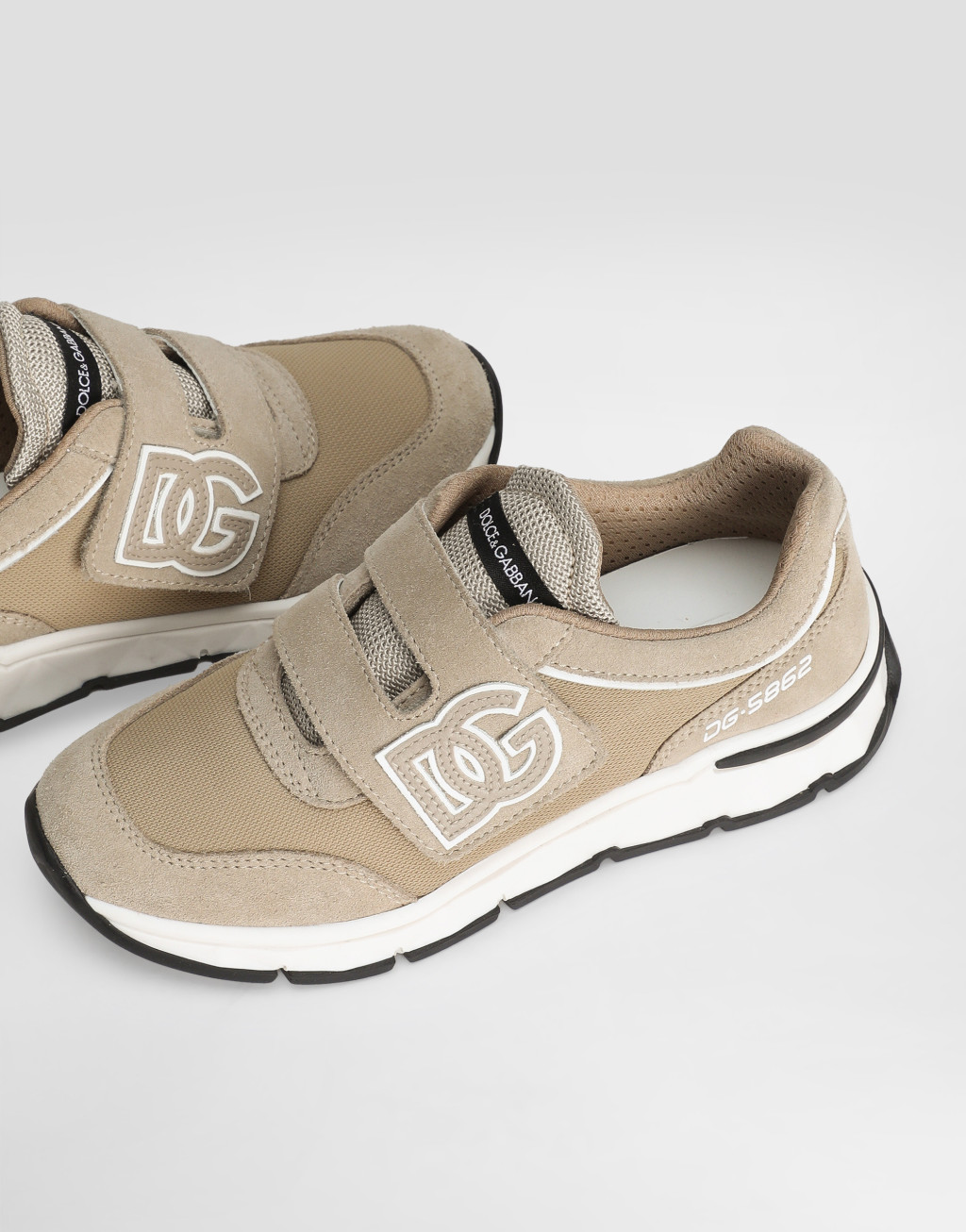 翻绒皮与网布 DG Running 运动鞋4