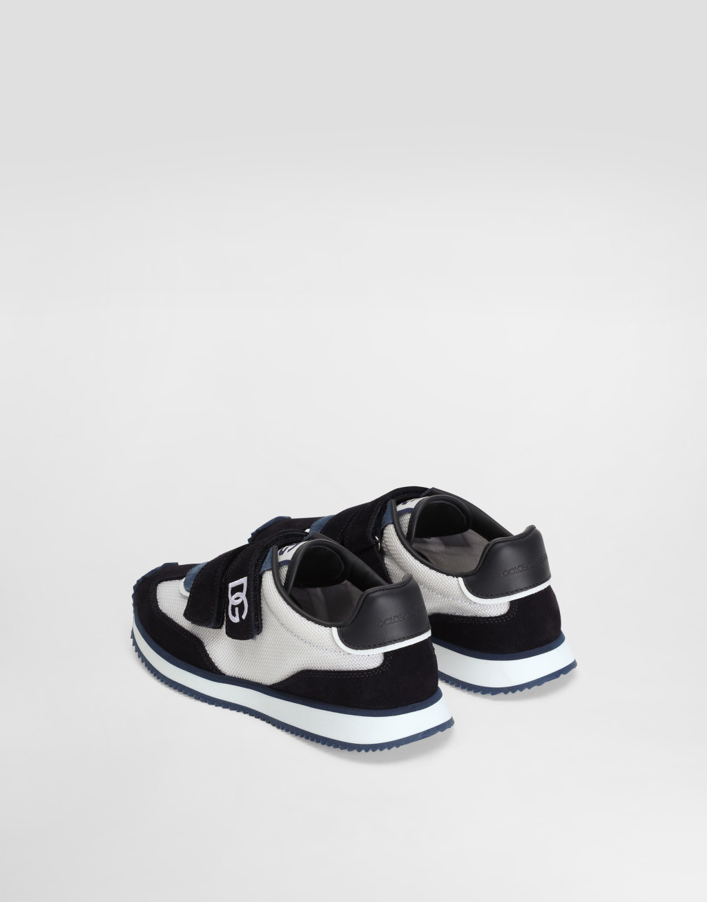 网眼与绒面革运动鞋3