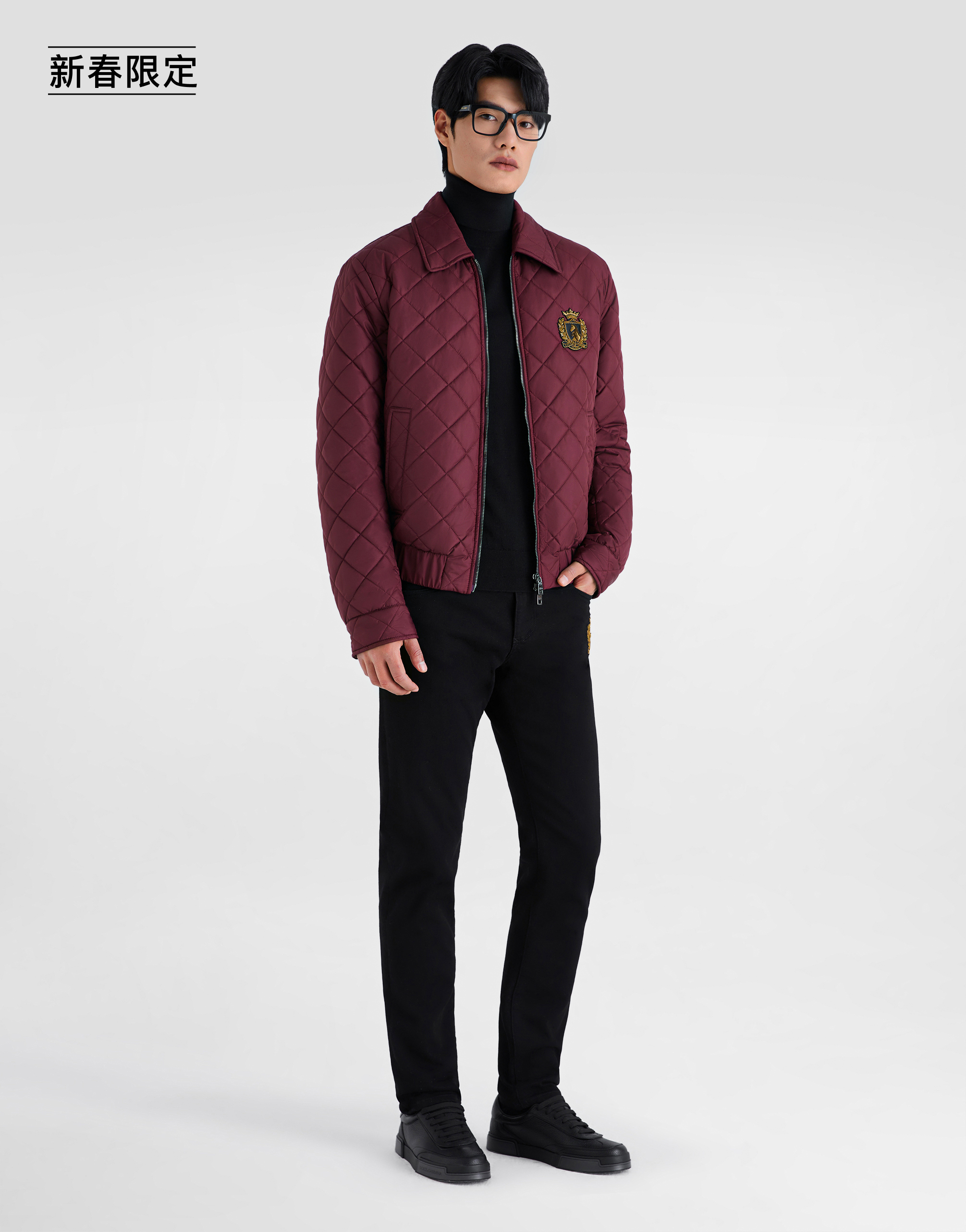 https://asset.dolcegabbana.com.cn/dg-prod-pim/1768565468-322-I9826ZFUS27-WINE-2.jpg