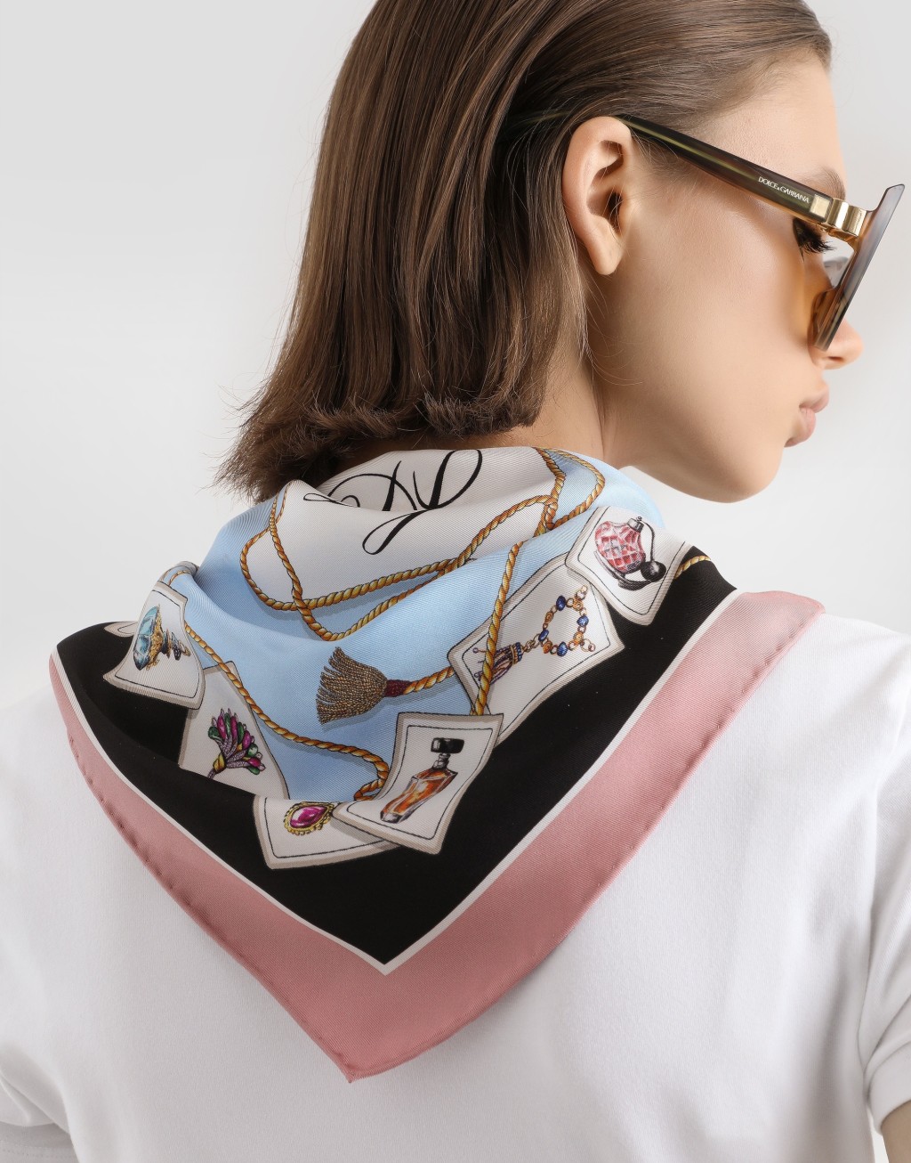 针织T恤 饰以印花围巾6