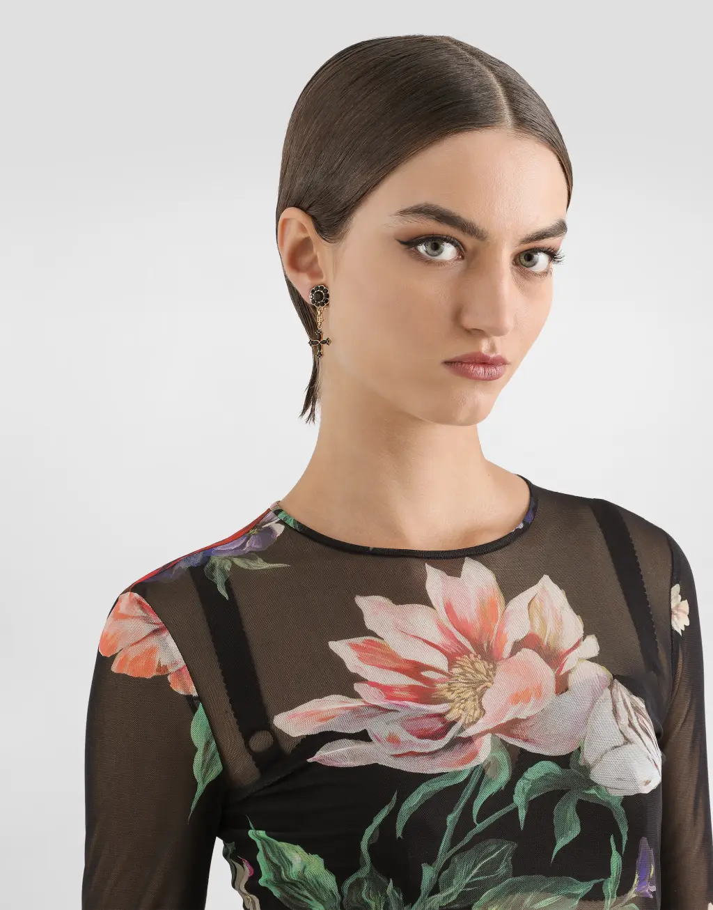 十字架坠饰耳环