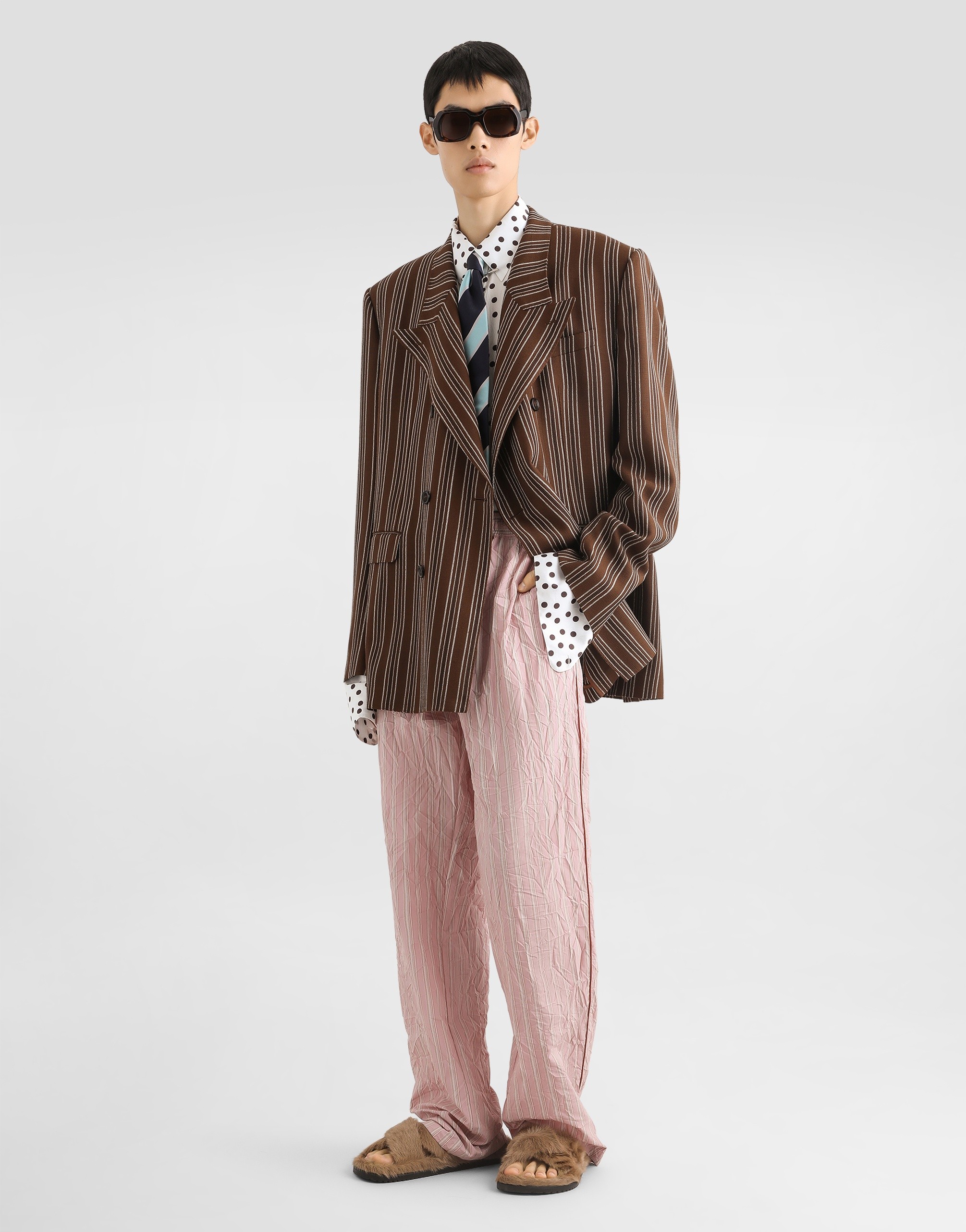 https://asset.dolcegabbana.com.cn/dg-prod-pim/1770434205-322-G2WJ4TFR8AC-STRIPED-2.png