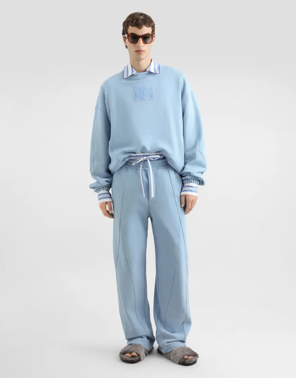 经特殊工艺处理棉质卫衣