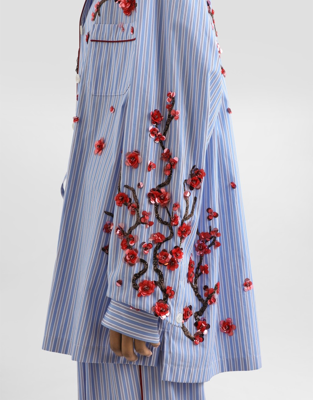 饰有樱桃树刺绣的府绸衬衫5