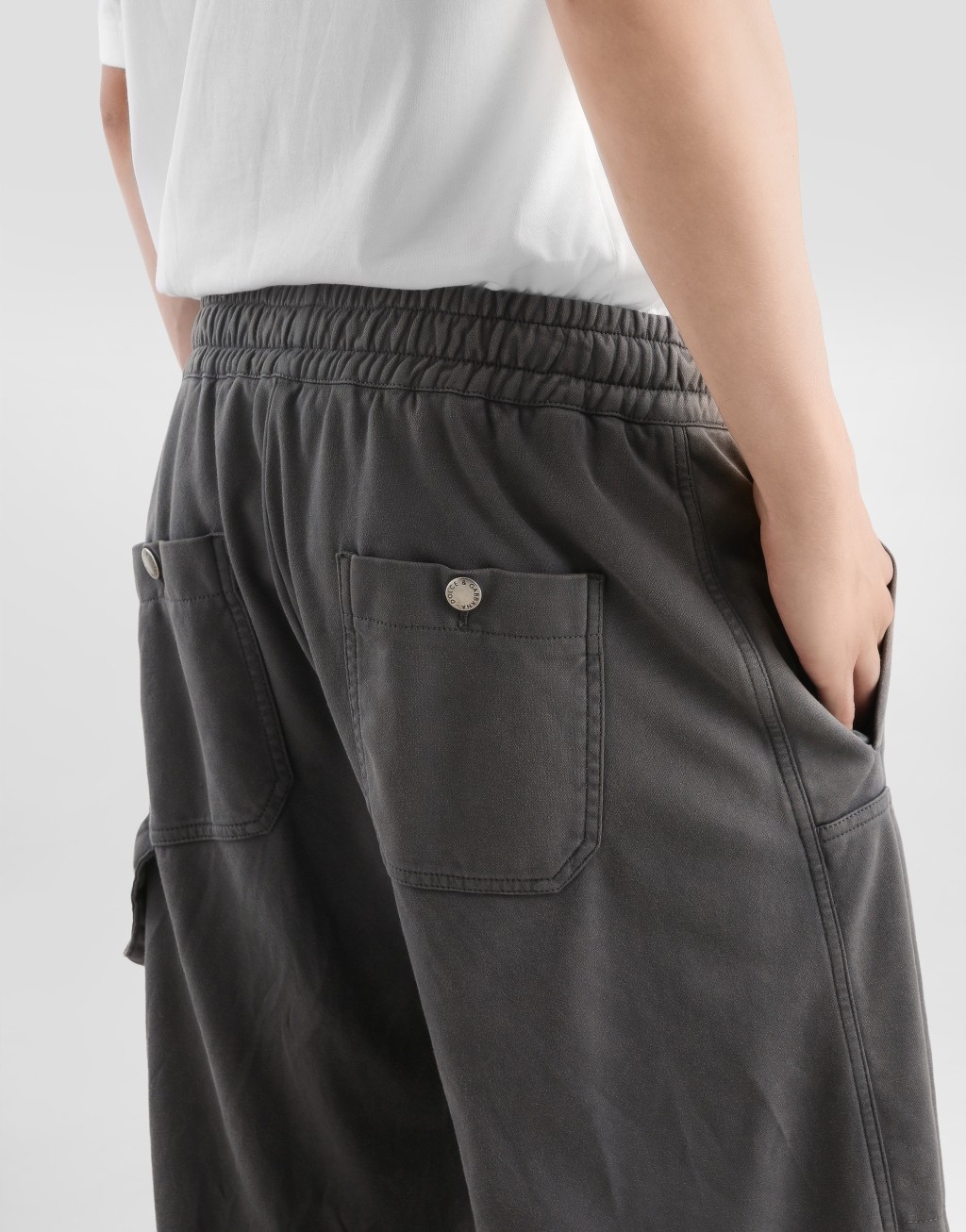 复古处理针织长裤5