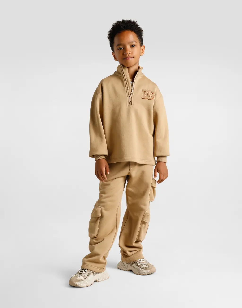 配DG徽标的抓绒工装裤