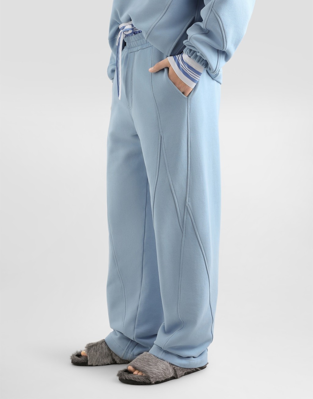 经特别工艺处理的针织长裤5