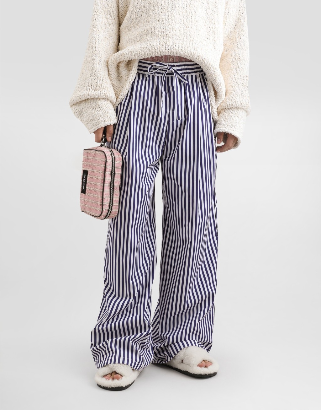 褶皱质感面料手袋2