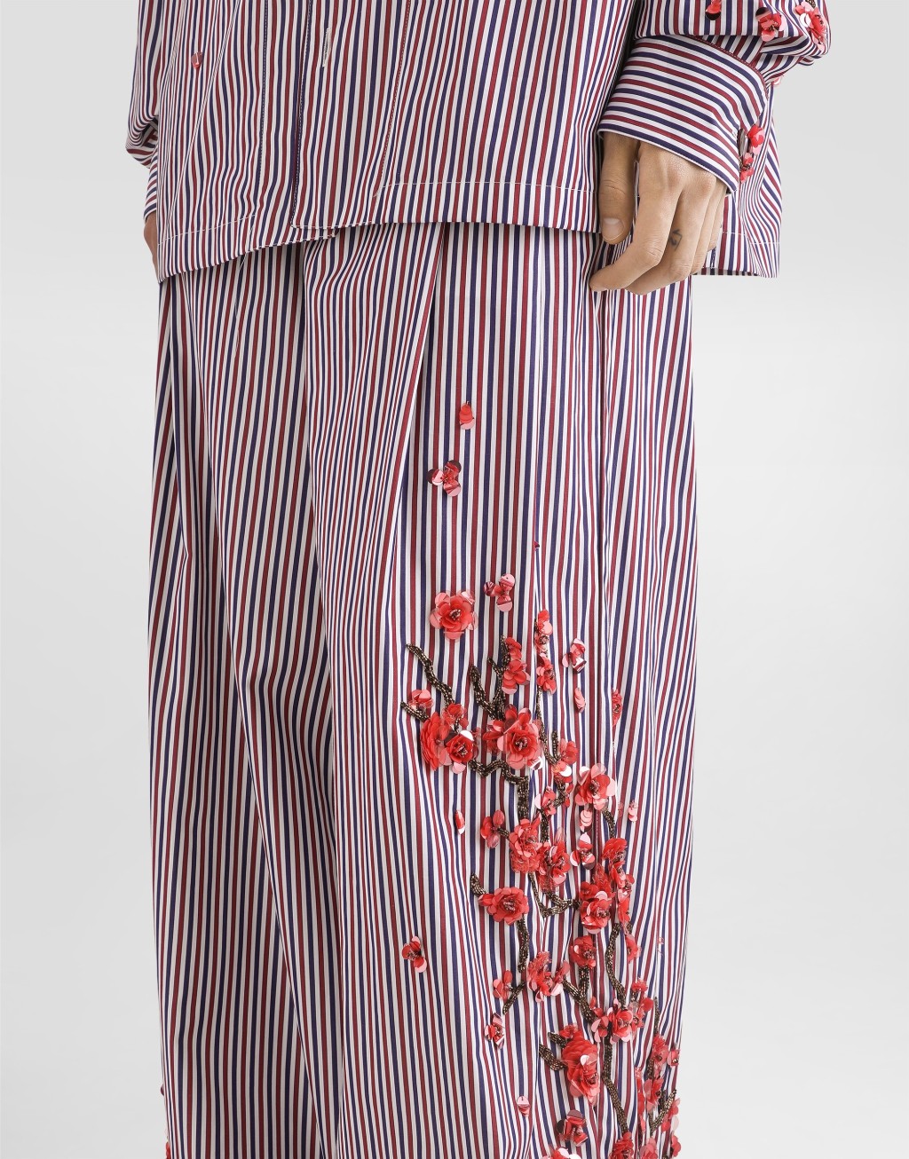 棉质刺绣滚边装饰长裤5