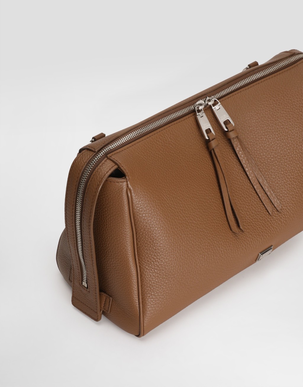 Vittoria 小牛皮斜挎包7