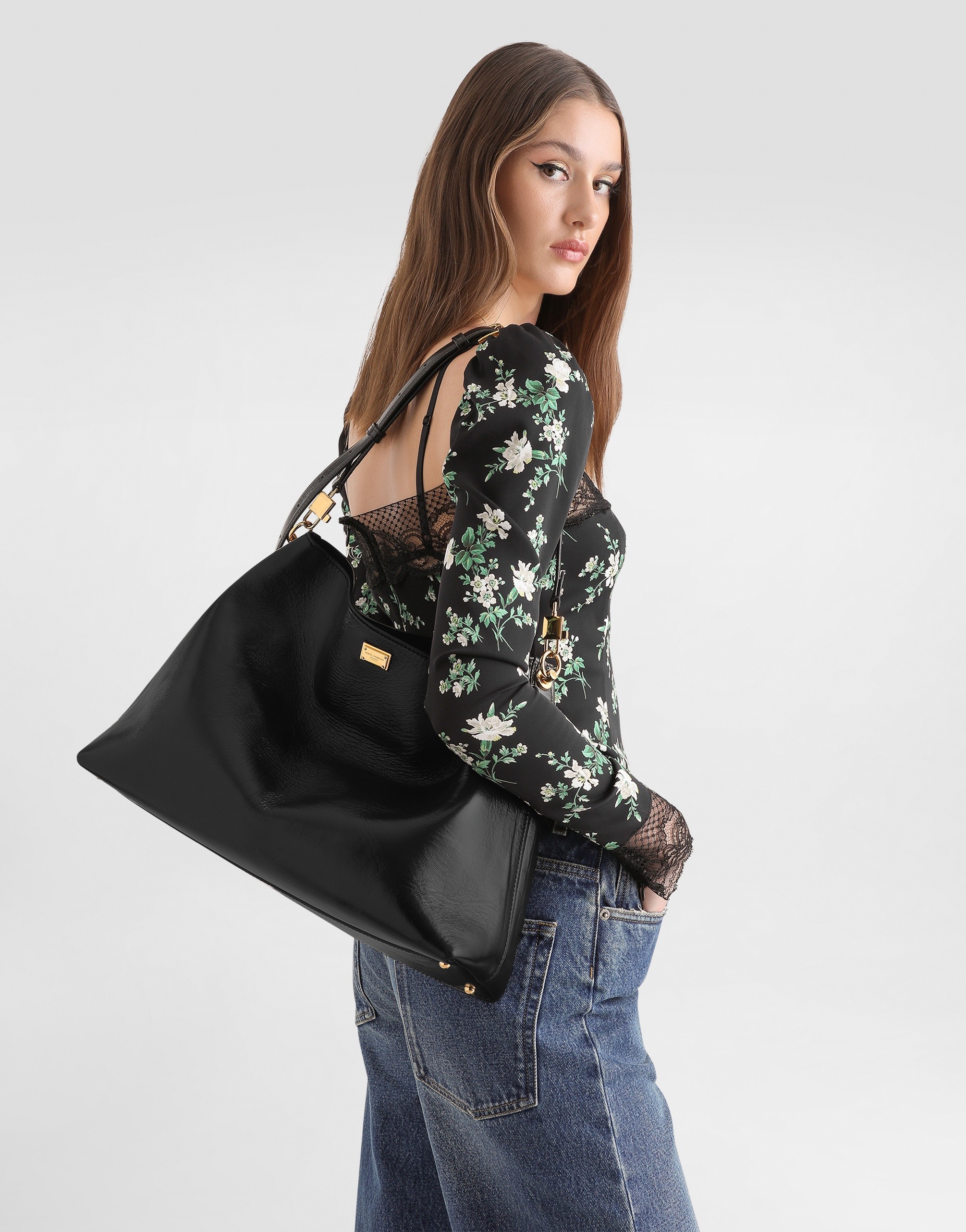 https://asset.dolcegabbana.com.cn/dg-prod-pim/1772679970-322-BB7942AZ000-1-BLACK-2.png