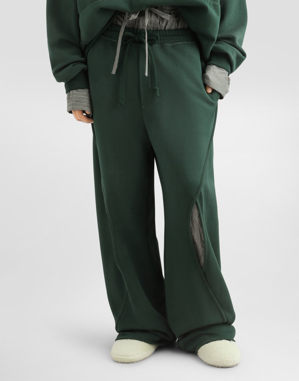 经特殊工艺处理针织长裤4