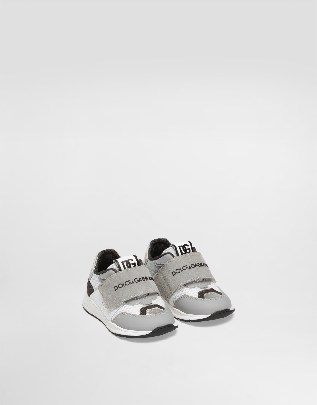 网布与尼龙运动鞋2