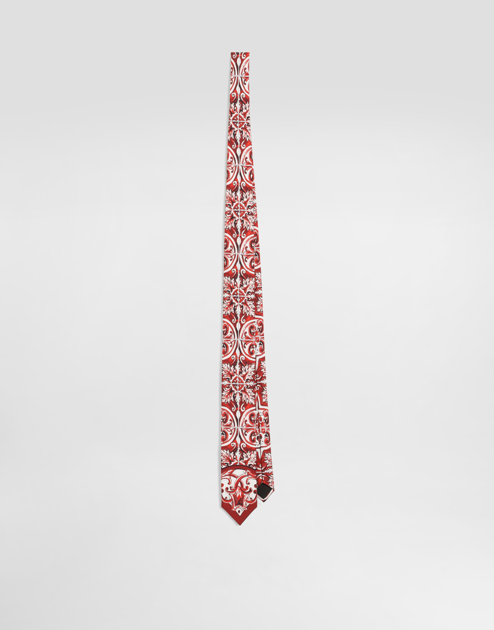 https://asset.dolcegabbana.com.cn/dg-prod-pim/1778053260-322-GT149EG0WQ6-MAIOLICA%2B2L%2BRUBINO-1.jpg