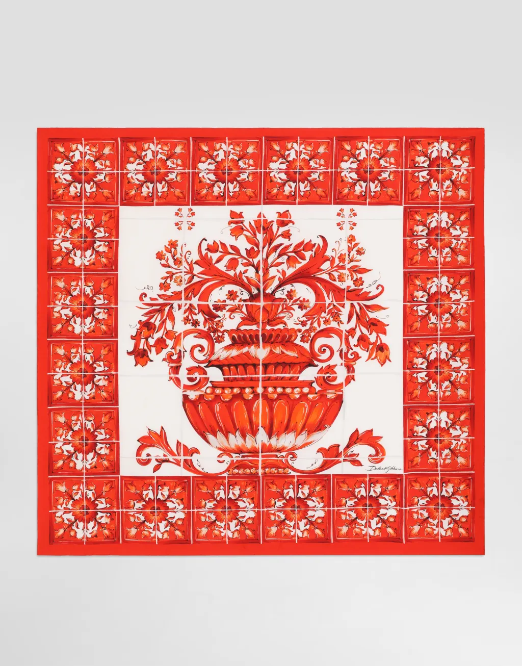 约利卡印花 90x90 真丝斜纹绸丝巾