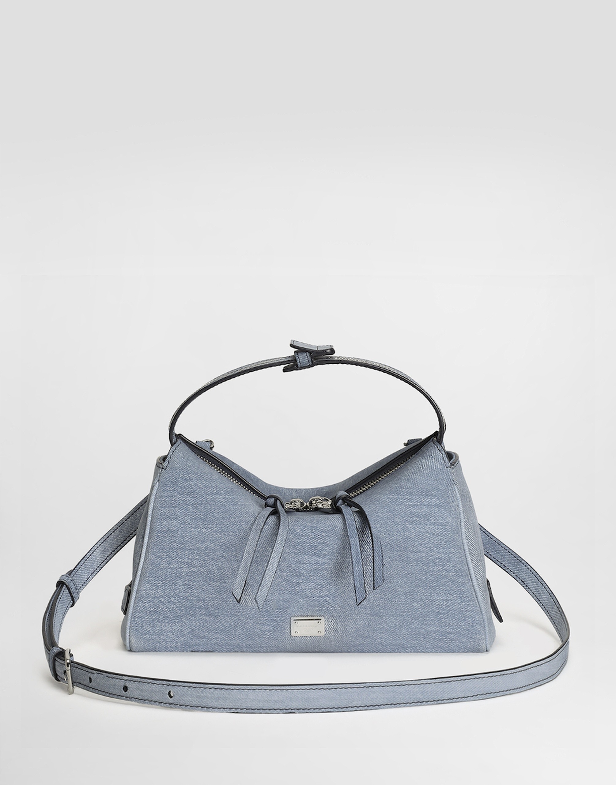 https://asset.dolcegabbana.com.cn/dg-prod-pim/1779270017-322-BM2049AY520-DENIM-1.png