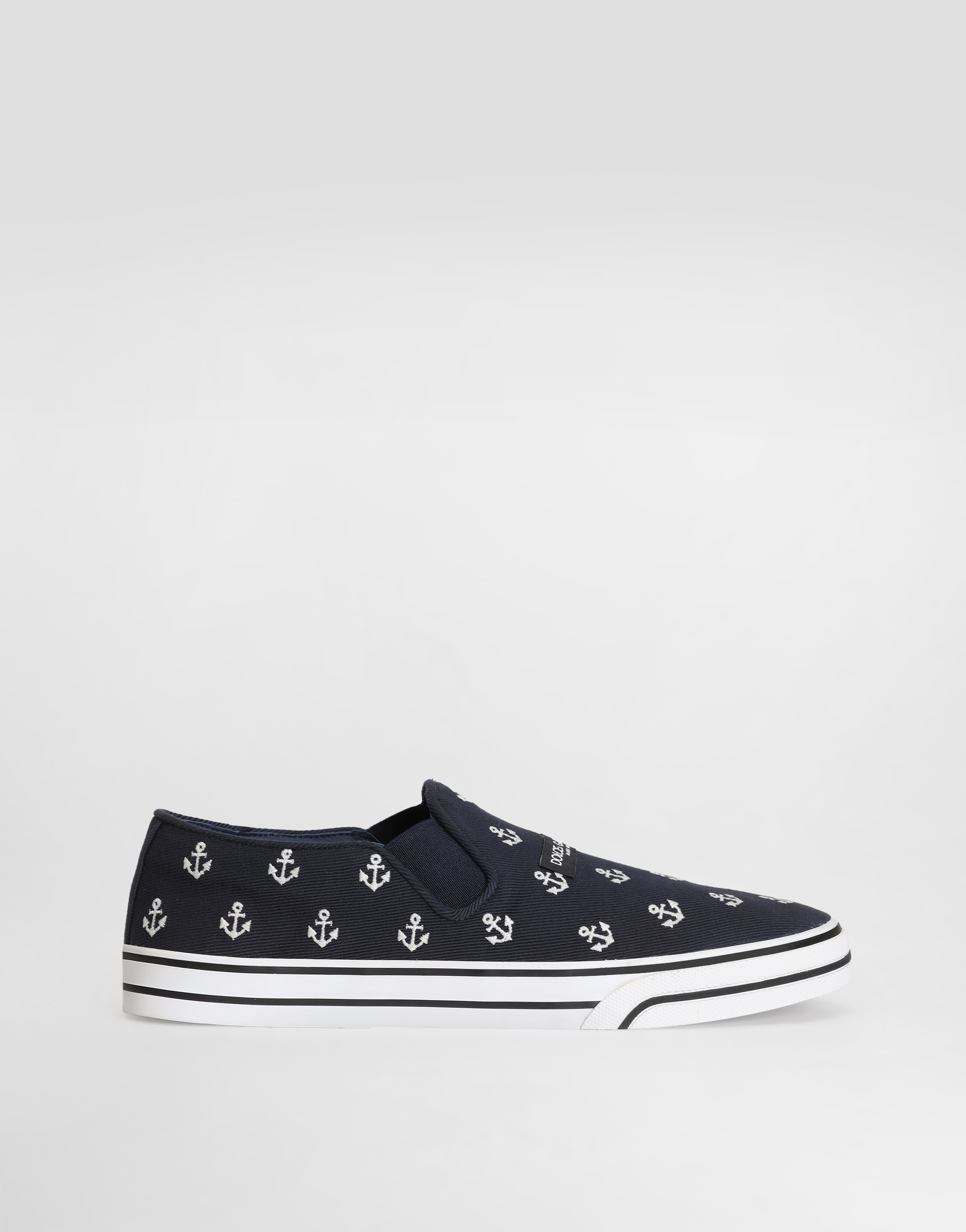 https://asset.dolcegabbana.com.cn/dg-prod-pim/1779270167-322-CS2428A0705-DARK%2BBLUE2FWHITE-1.png