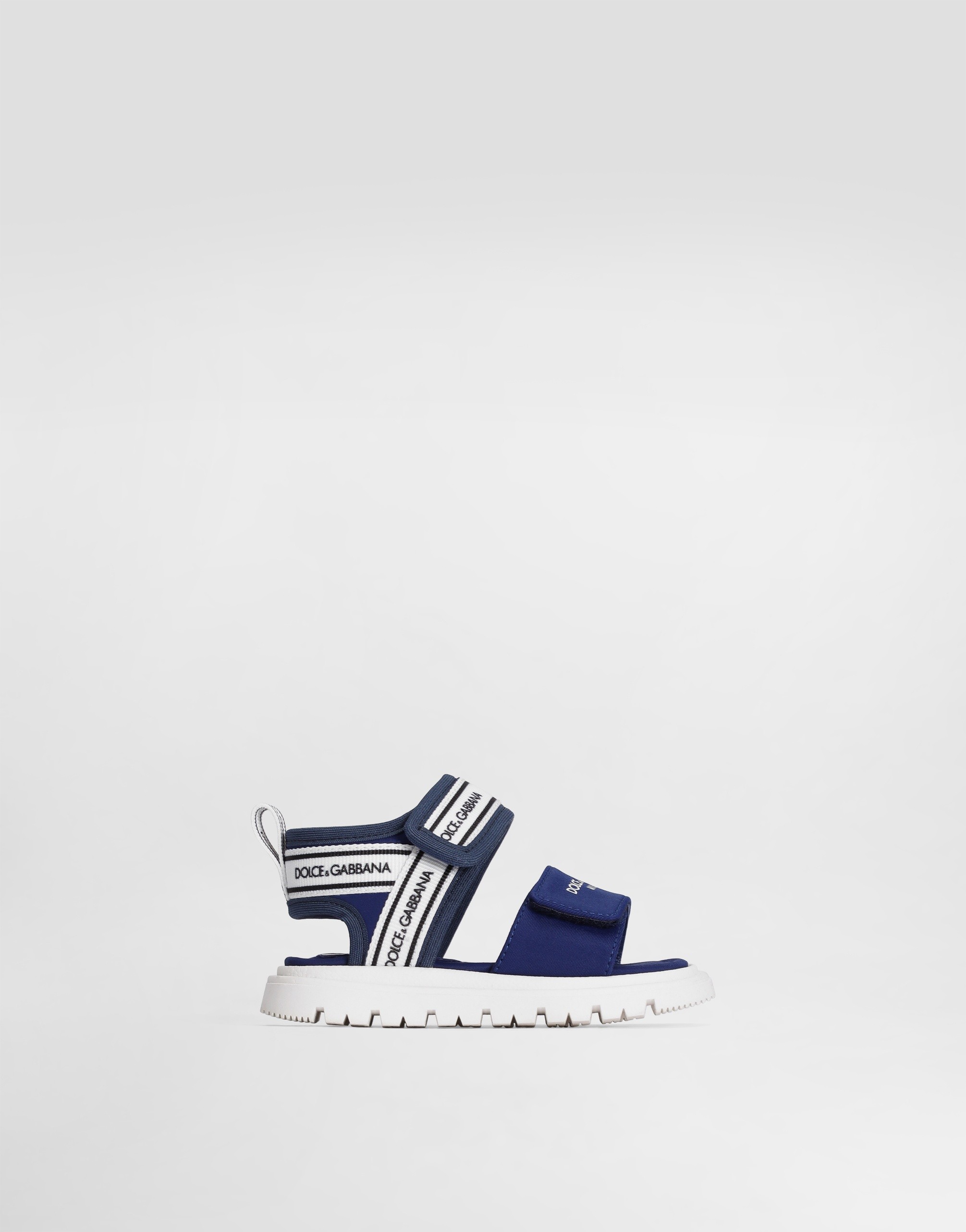 https://asset.dolcegabbana.com.cn/dg-prod-pim/1779270518-322-DL0082AE928-2-BLUE2FWHITE-1.png