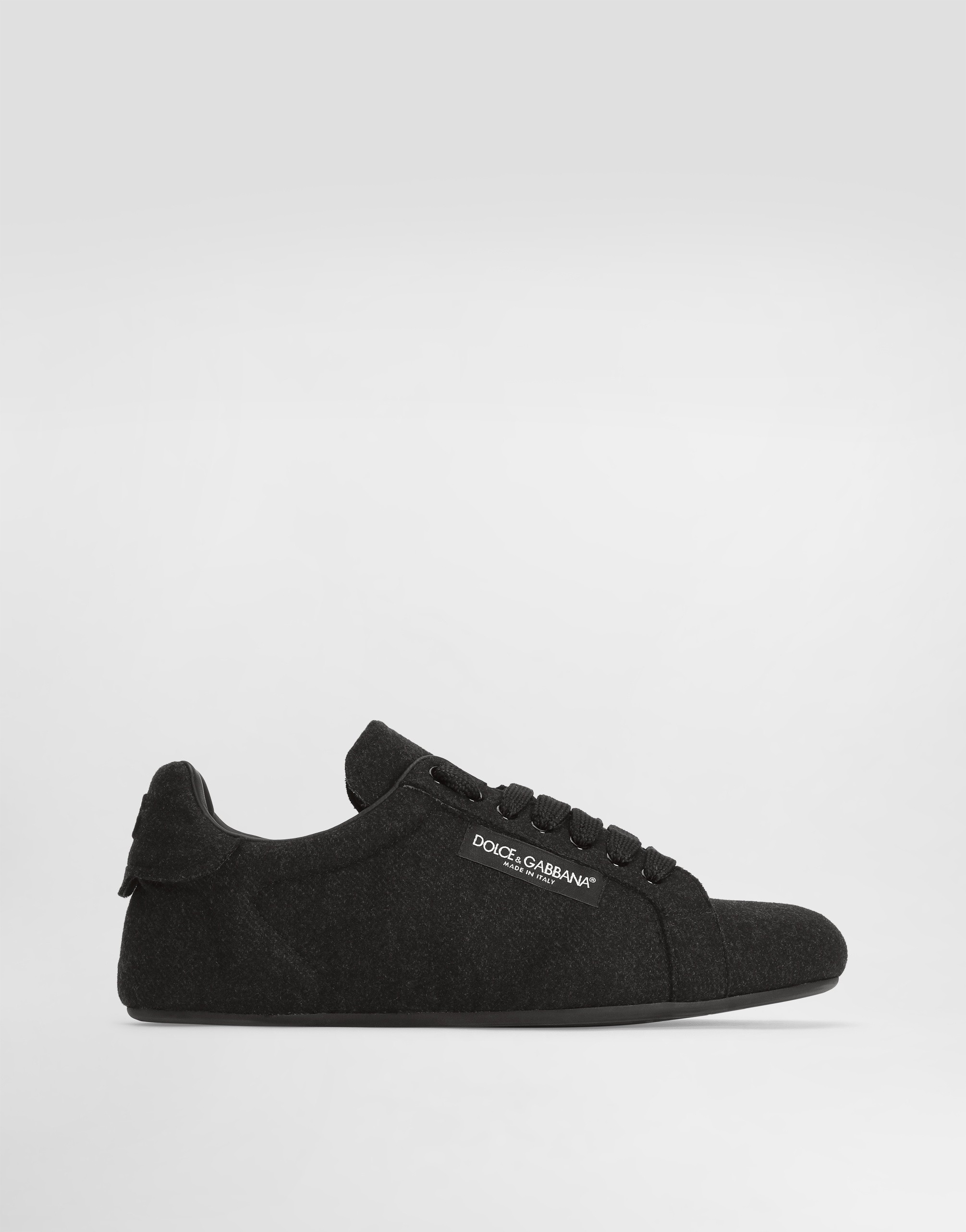 https://asset.dolcegabbana.com.cn/dg-prod-pim/1779270838-322-CS2471A0981-1-BLACK-1.png