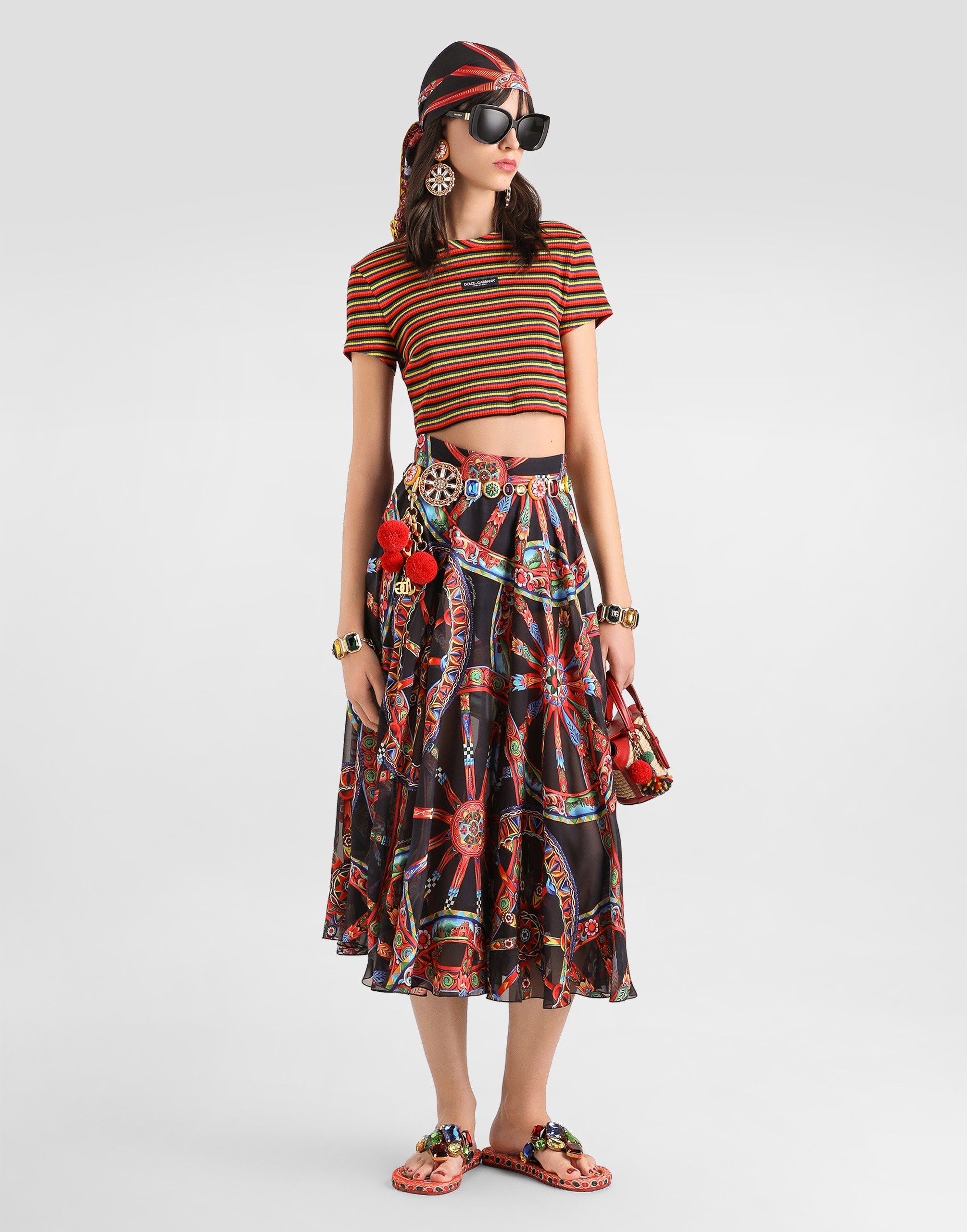 https://asset.dolcegabbana.com.cn/dg-prod-pim/1779759402-322-F4CSOTFSTB5-RUOTE%2BCARRETTO%2BFNERO-2.png