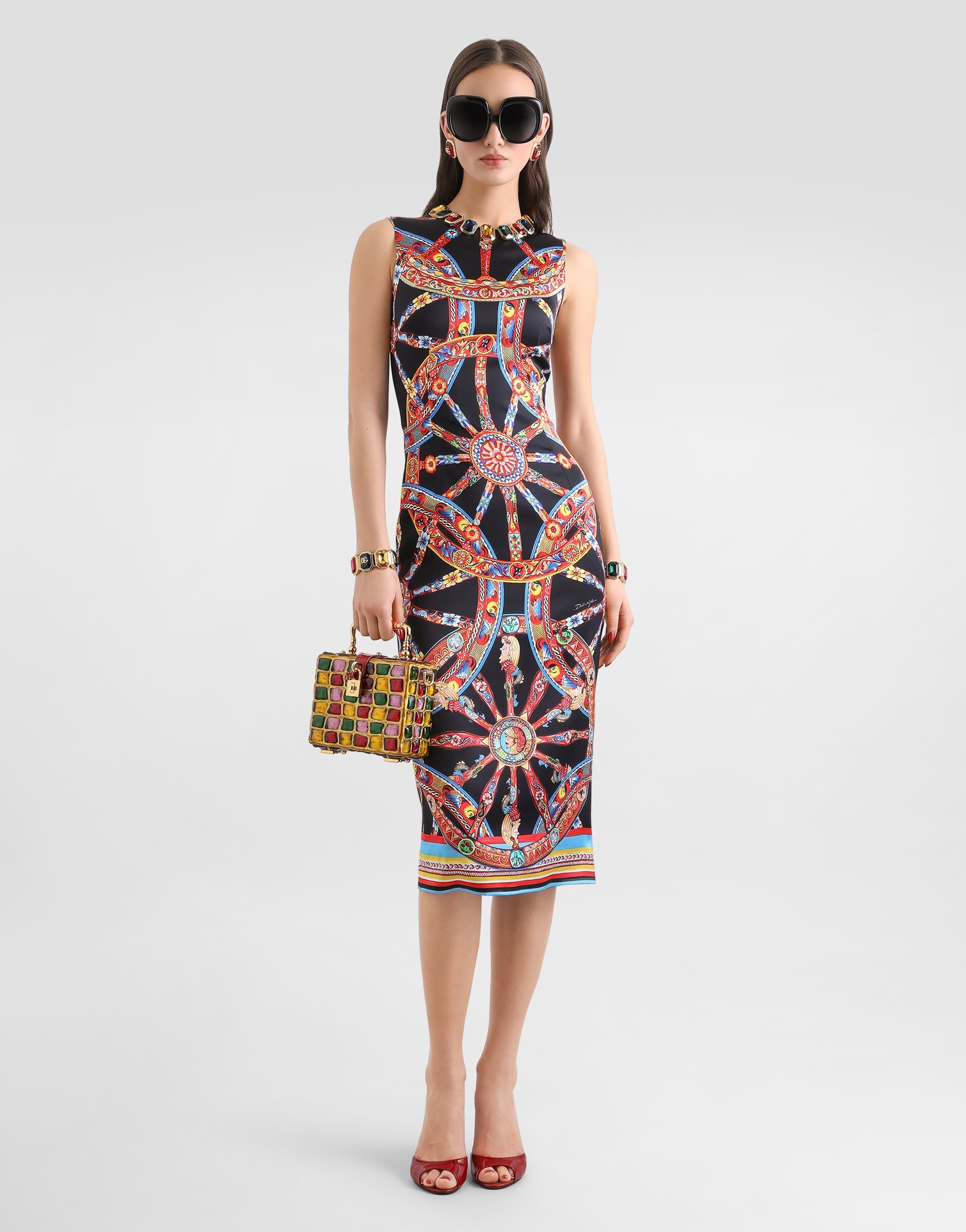 https://asset.dolcegabbana.com.cn/dg-prod-pim/1779760281-322-F6GASTGDDT8-COMBINED%2BCOLOUR-2.png