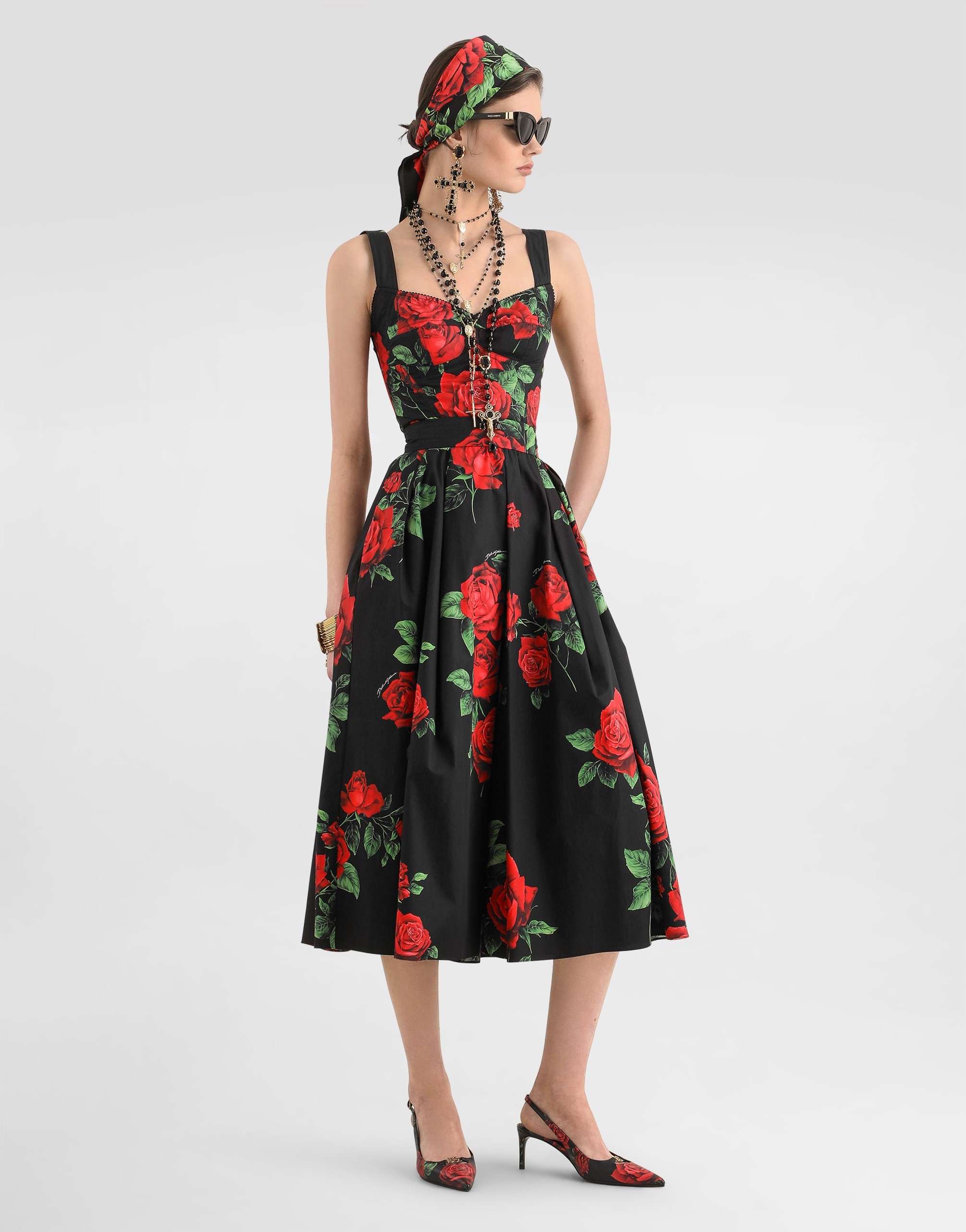 https://asset.dolcegabbana.com.cn/dg-prod-pim/6a50bc1483d921783675910-322-F4CULTHS5VL-ROSE%2BROSSE%2BF.NERO-2.png