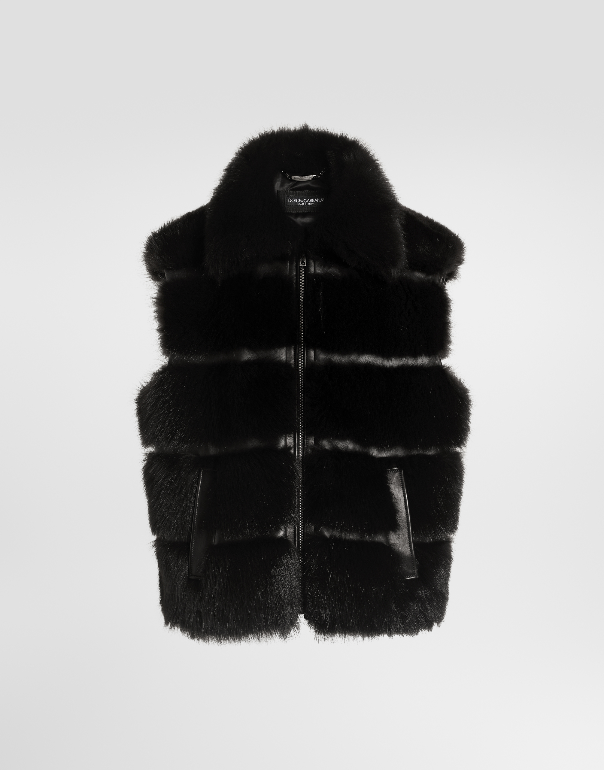 https://asset.dolcegabbana.com.cn/dg-prod-pim/6a7e9863a676c1786681429-322-G9CMSLGK557-COMBINED%2BCOLOUR-1.jpg