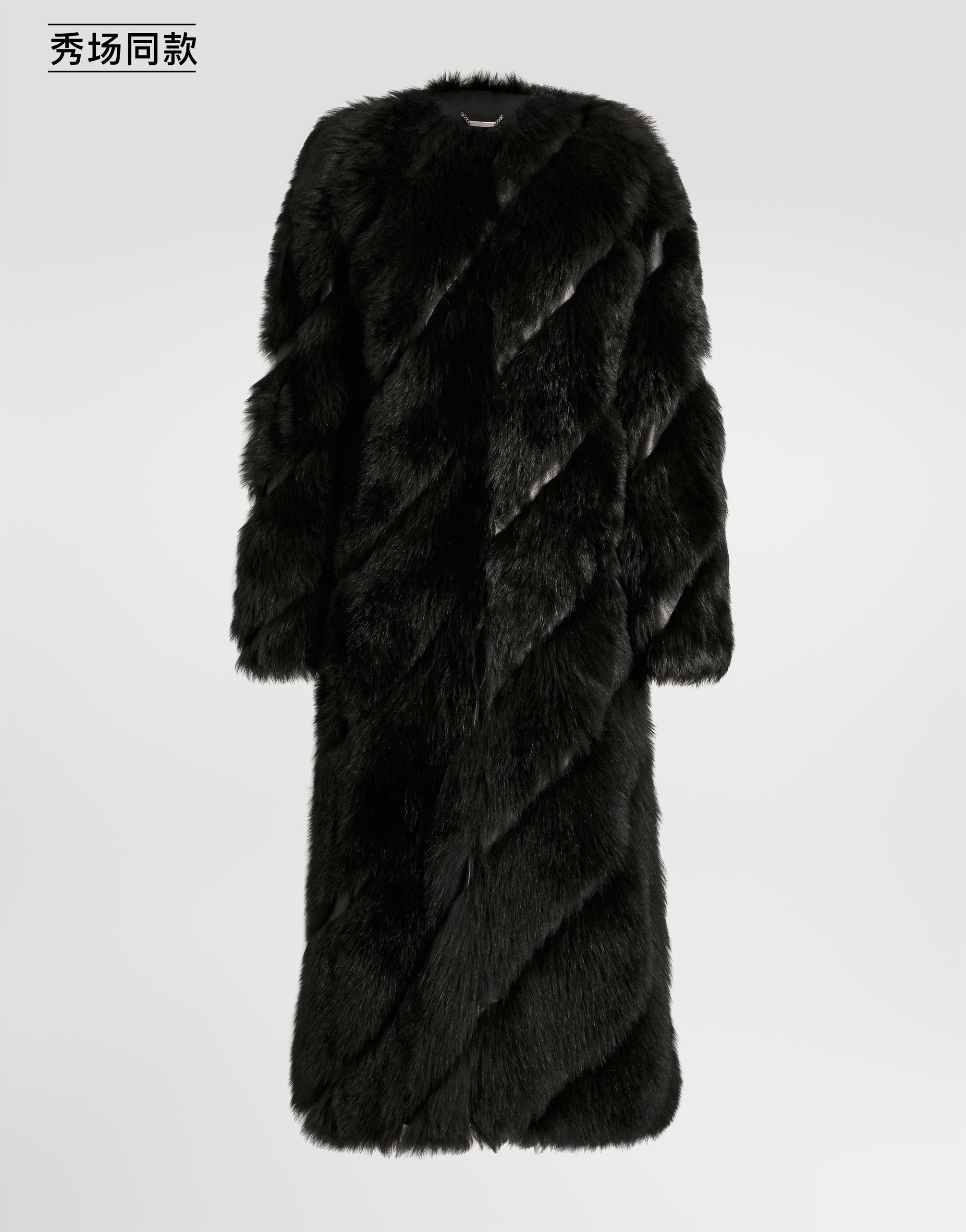 https://asset.dolcegabbana.com.cn/dg-prod-pim/6a9a9380edb6d1788515185-322-F0X0RFGDD7T-N0000-1.jpg