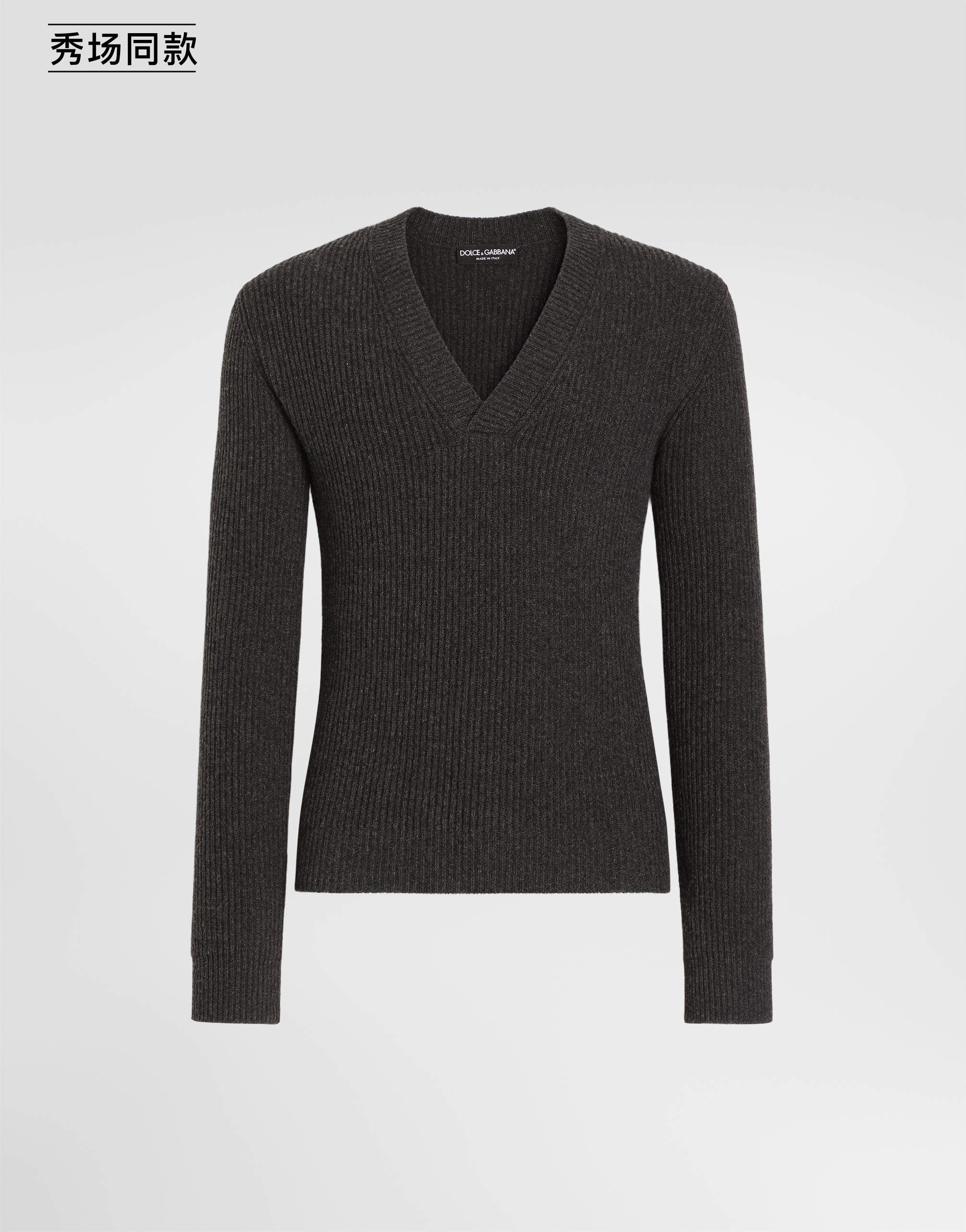 https://asset.dolcegabbana.com.cn/dg-prod-pim/6a9a9888397031788516472-322-GXY33TJCVZ0-N0190-1.jpg