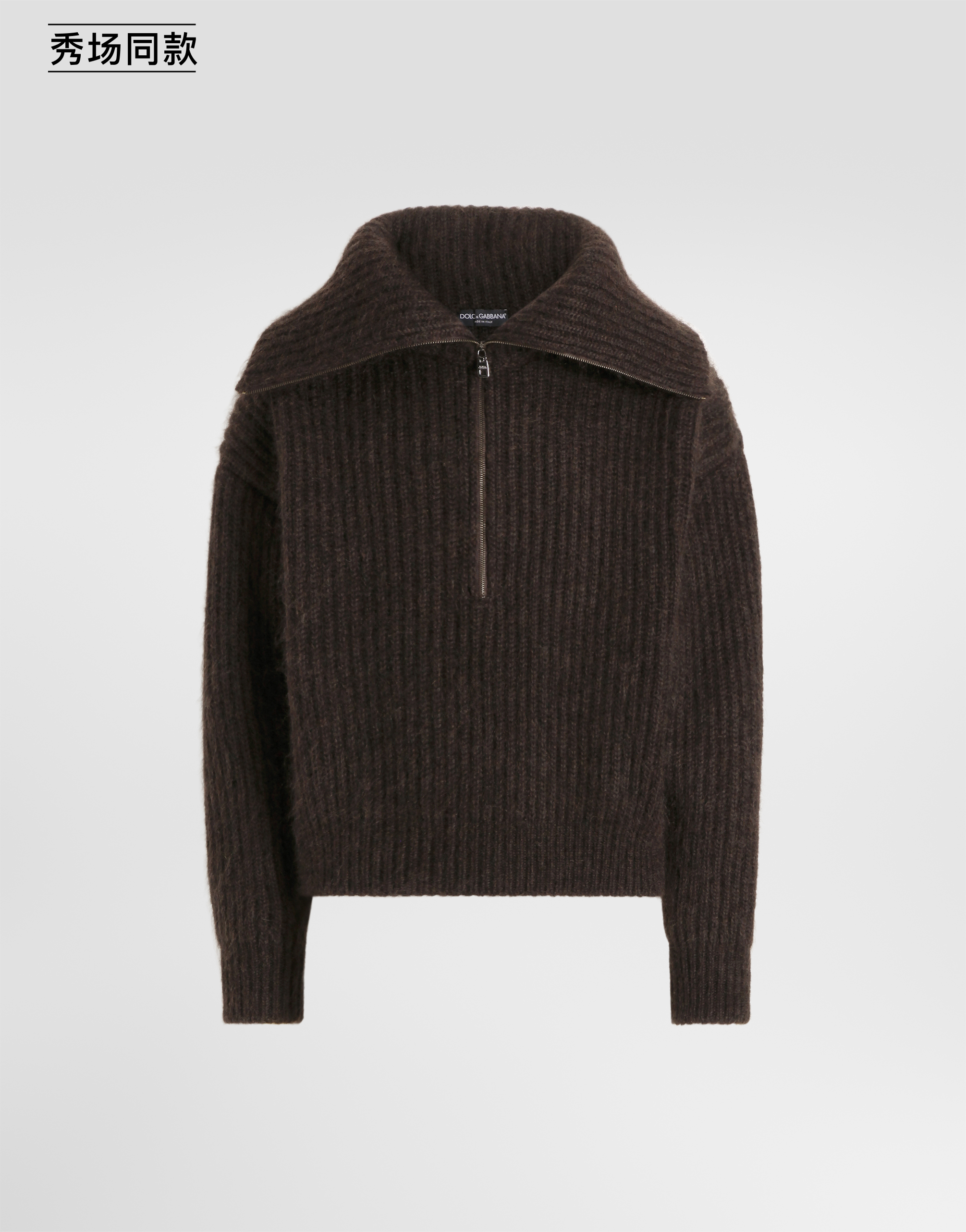 https://asset.dolcegabbana.com.cn/dg-prod-pim/6a9a9e5ec8b401788517966-322-GXWB7TJGMMX-M1512-1.jpg