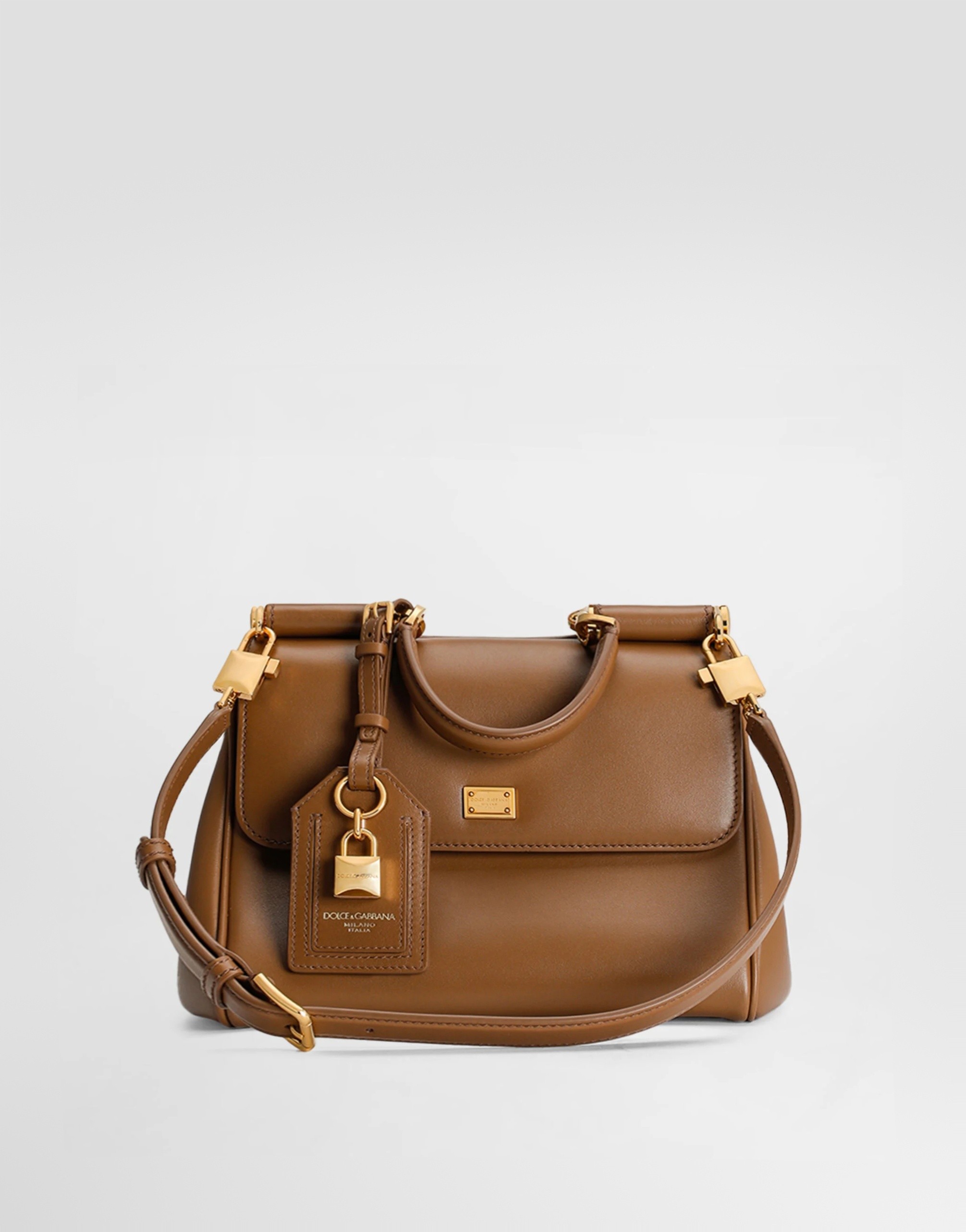 https://asset.dolcegabbana.com.cn/dg-prod-pim/6aaa529e00b131789547151-322-BB7781B7321-3-8Z093-1.png